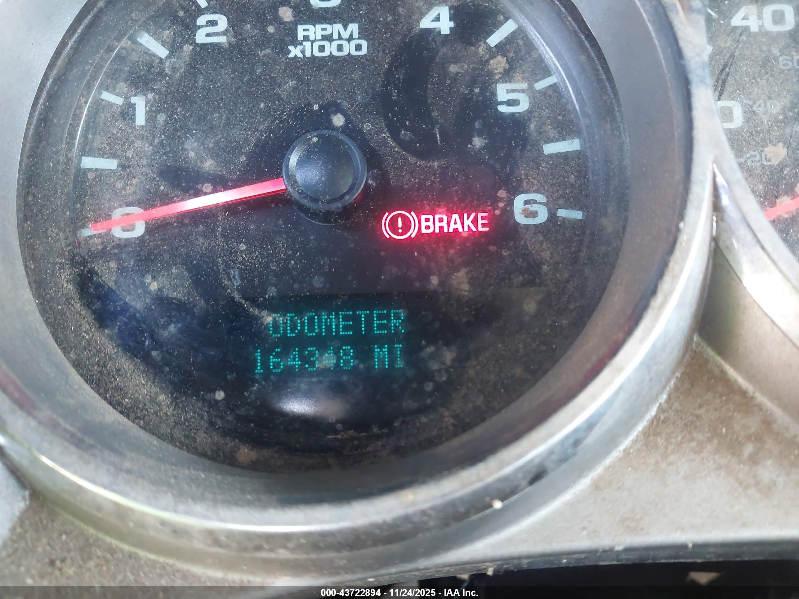CHEVROLET SILVERADO image 7