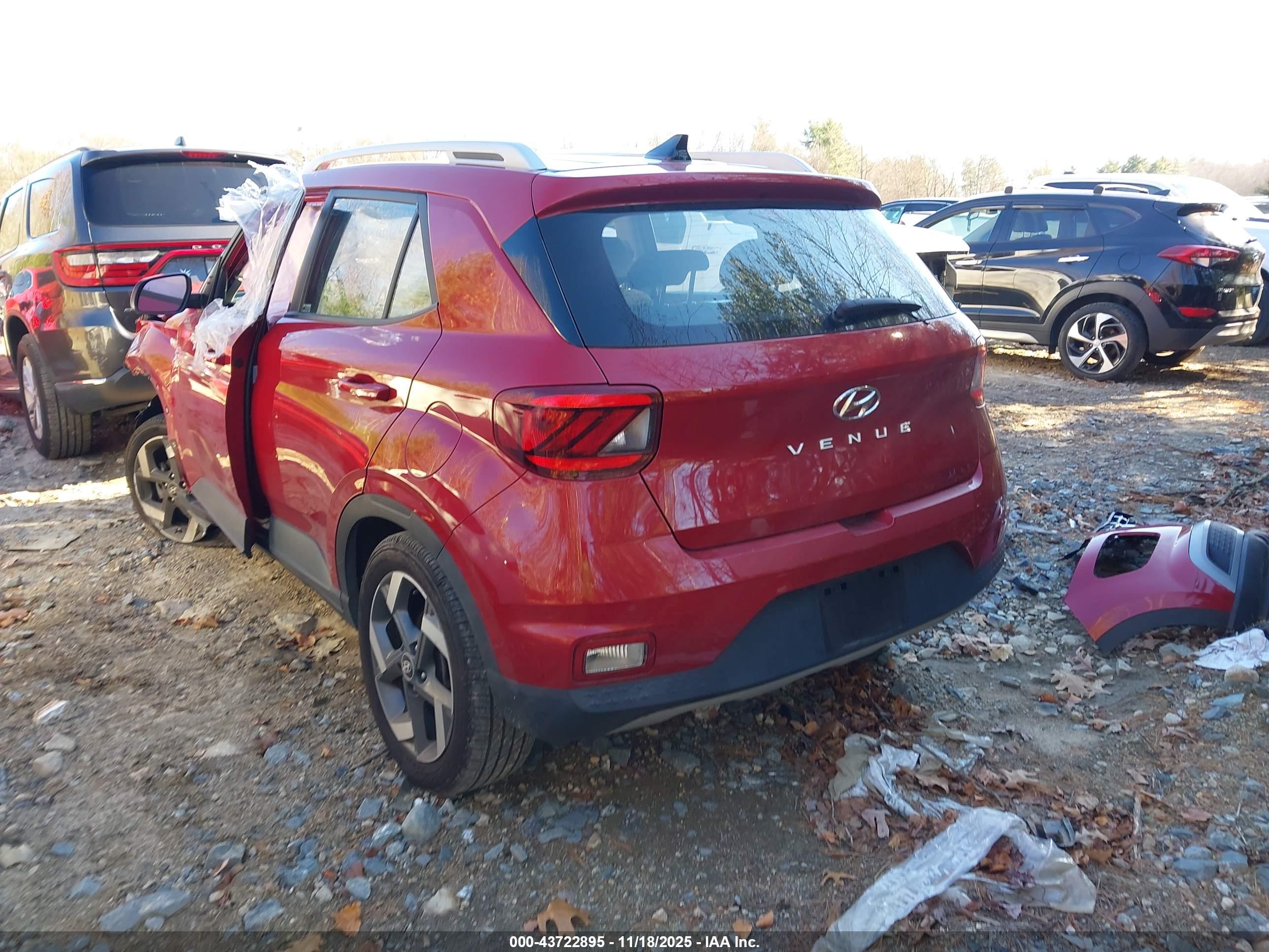 HYUNDAI VENUE image 3