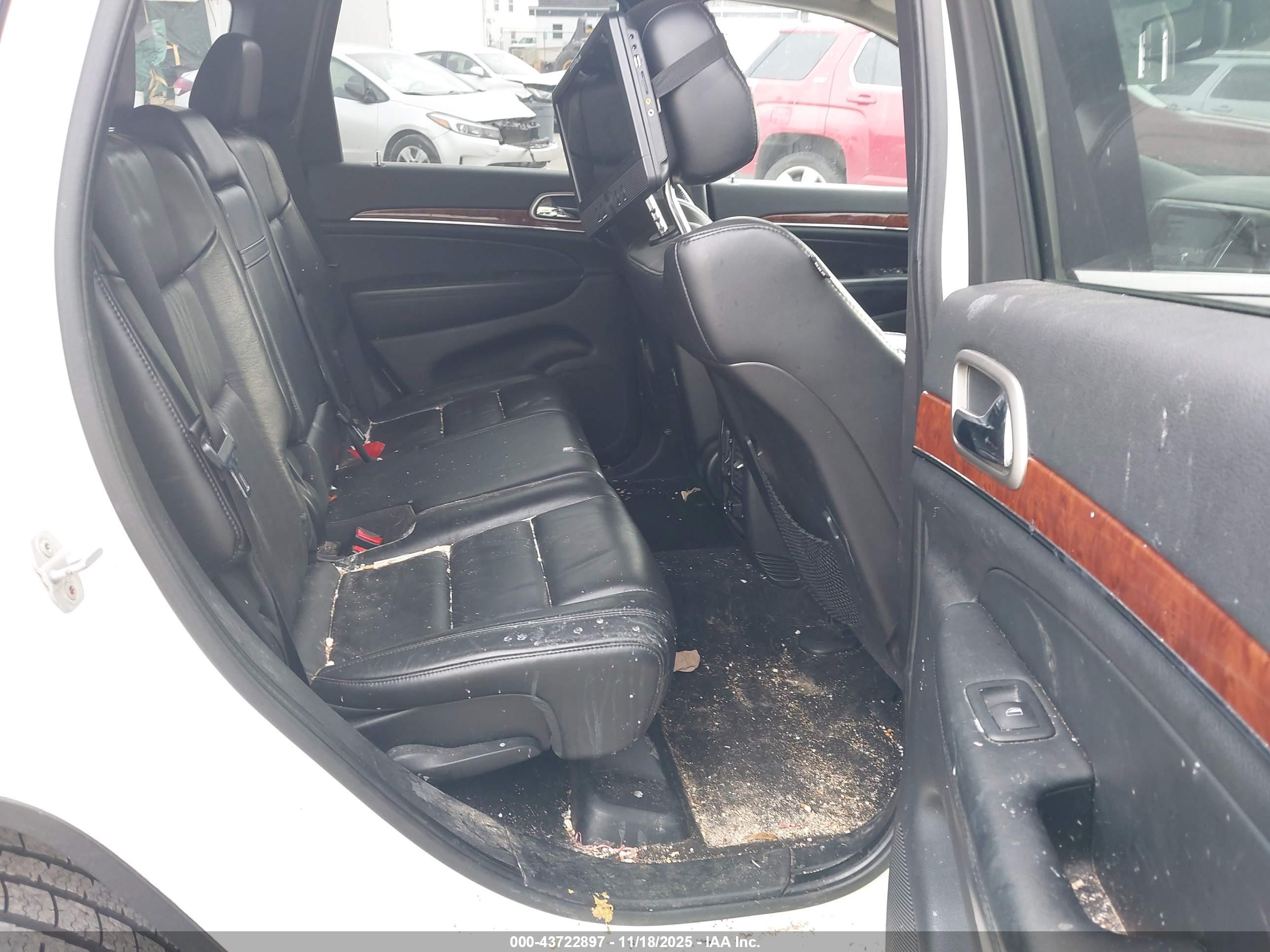 JEEP GRAND image 8