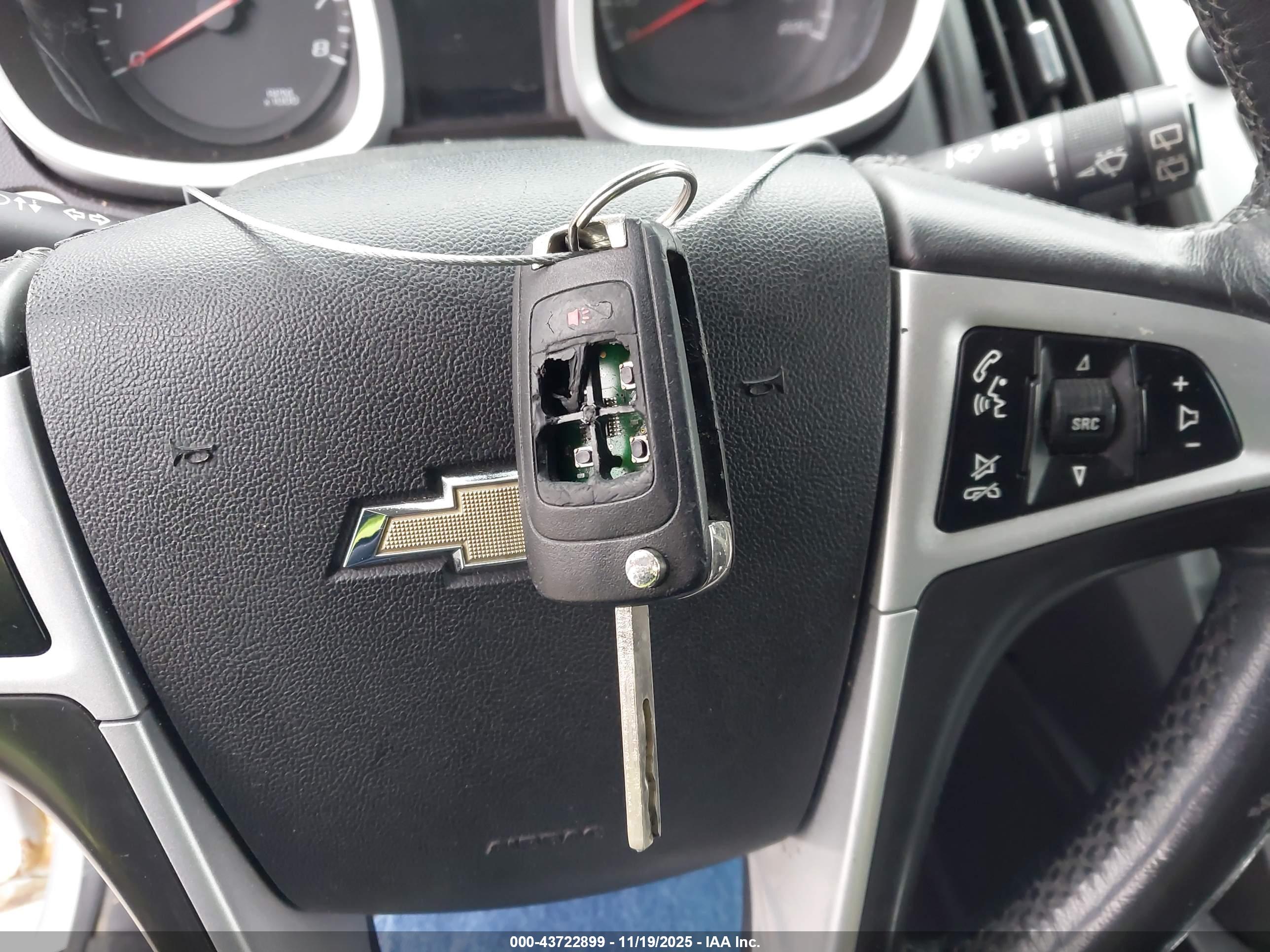 CHEVROLET EQUINOX image 11