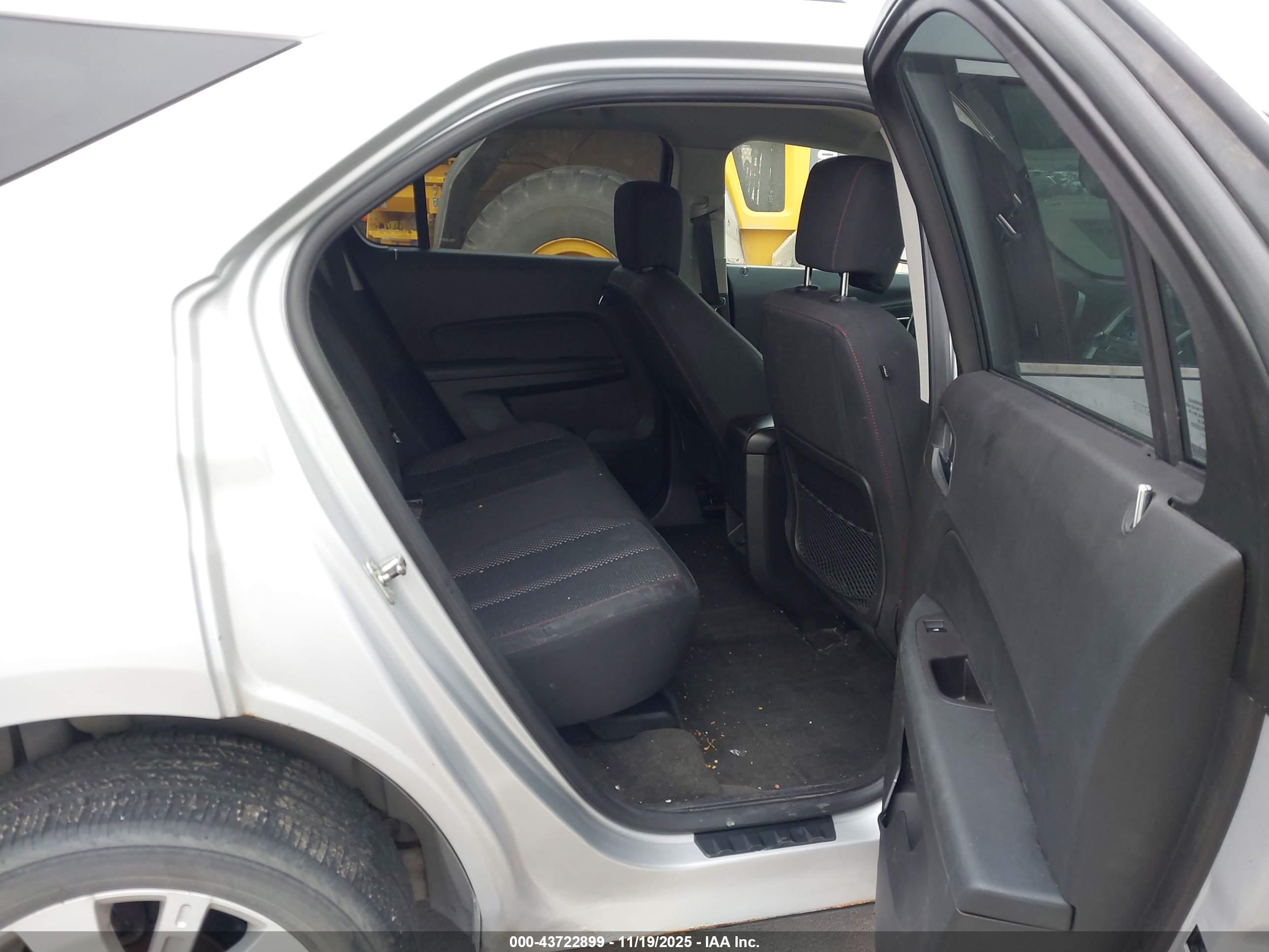 CHEVROLET EQUINOX image 8