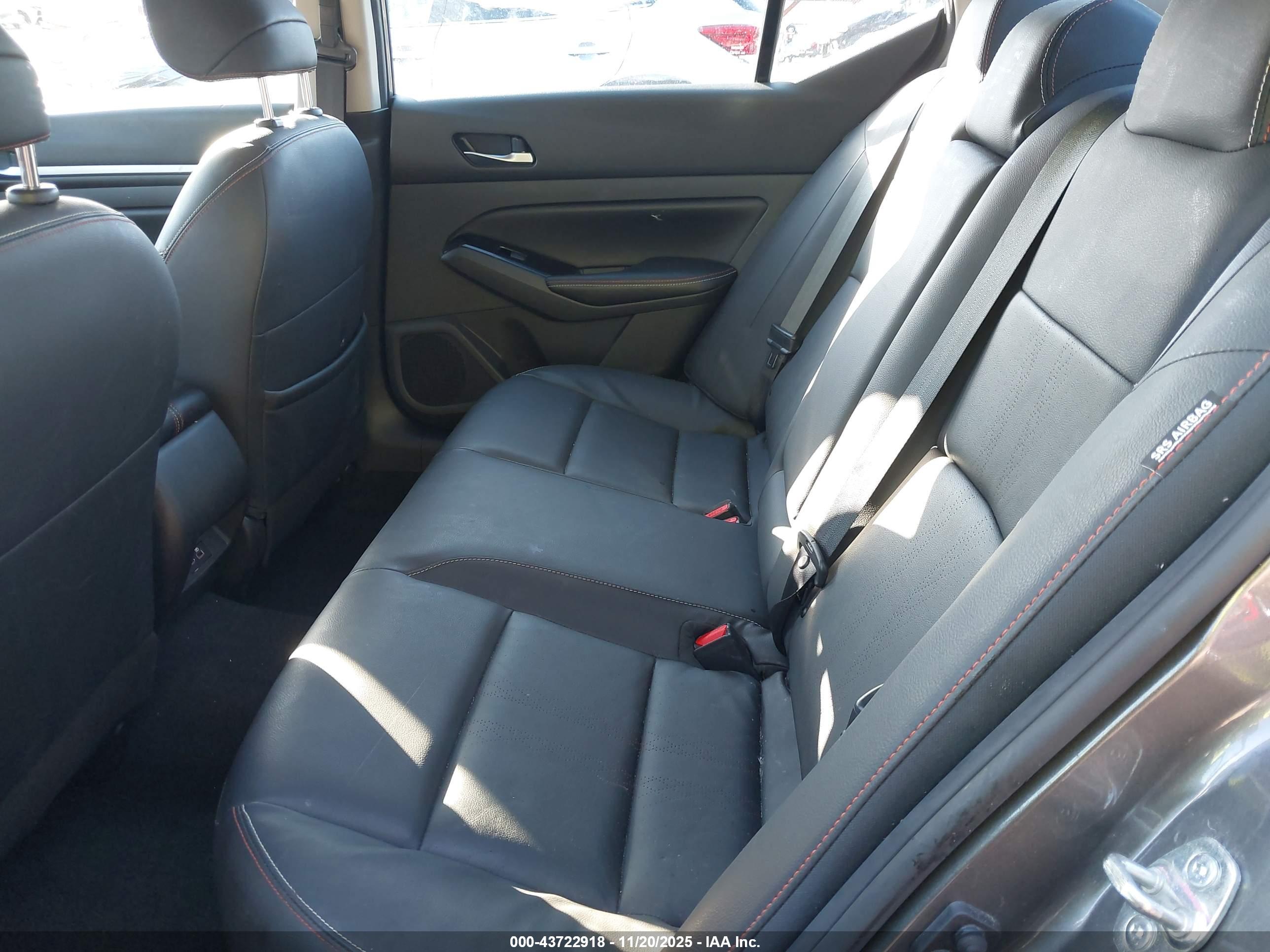 NISSAN ALTIMA image 8