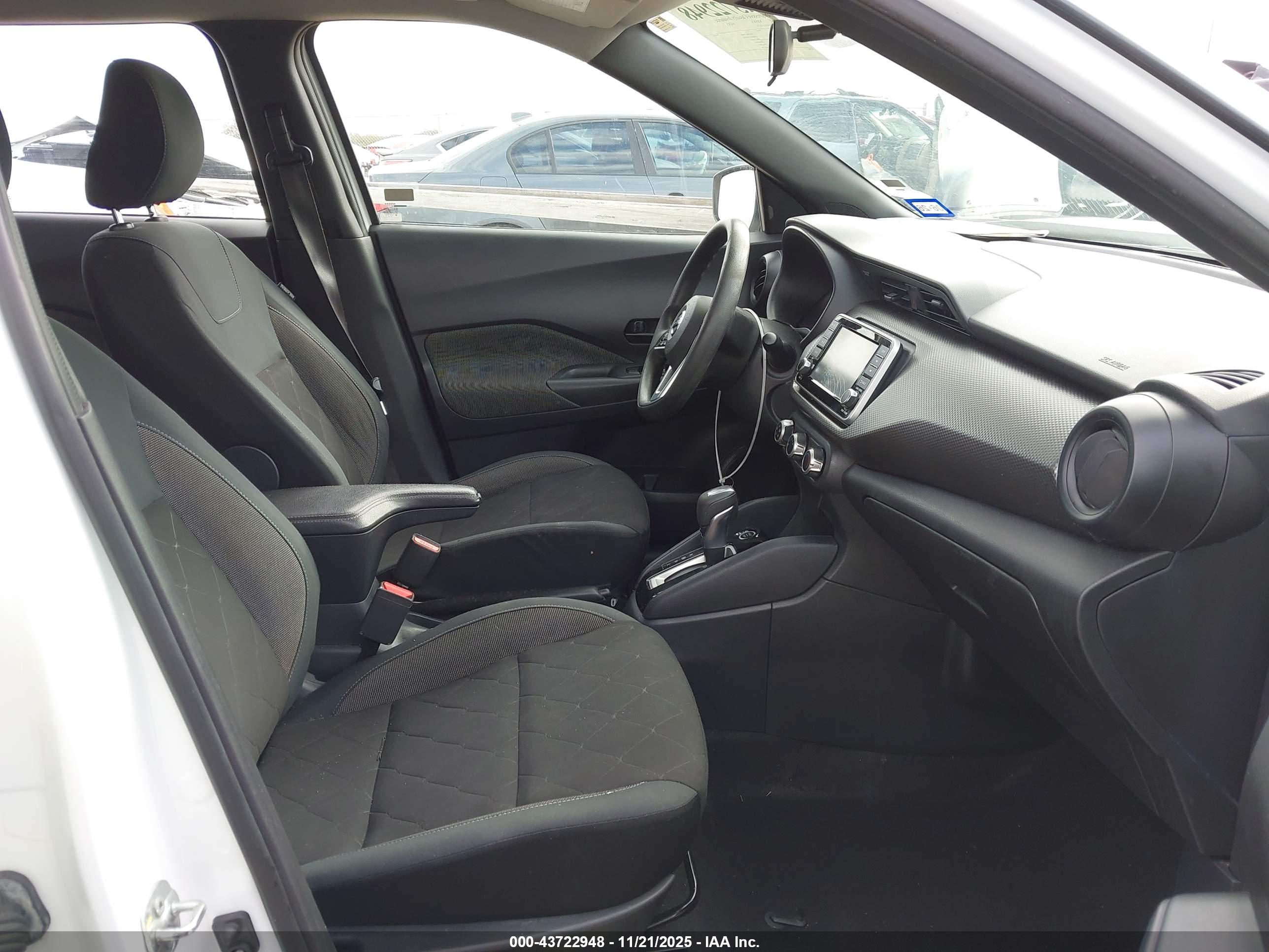 NISSAN KICKS image 5