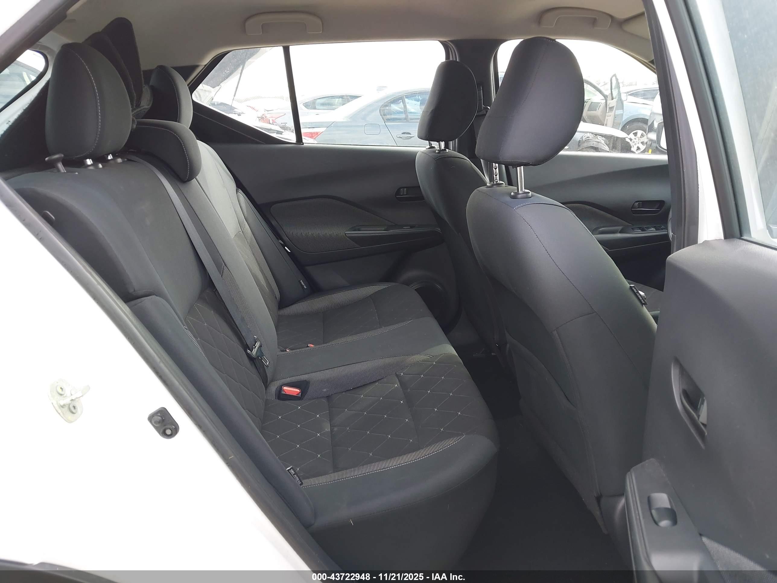NISSAN KICKS image 8