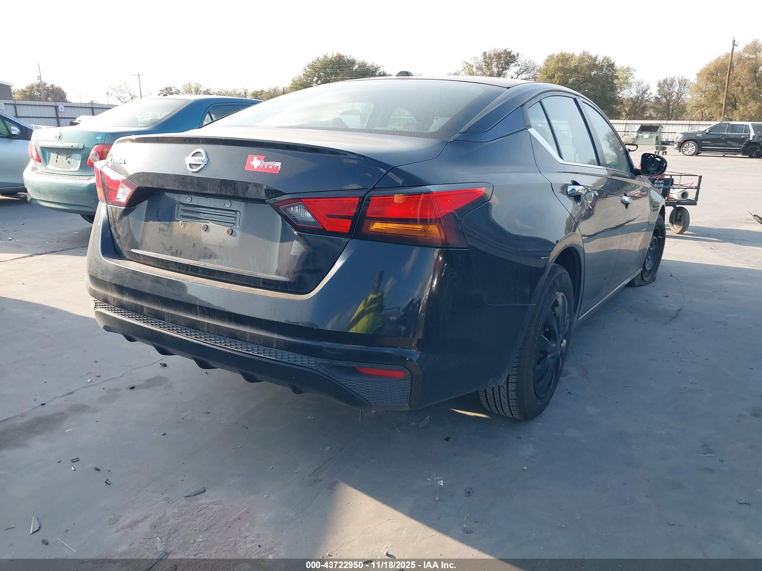 NISSAN ALTIMA image 4