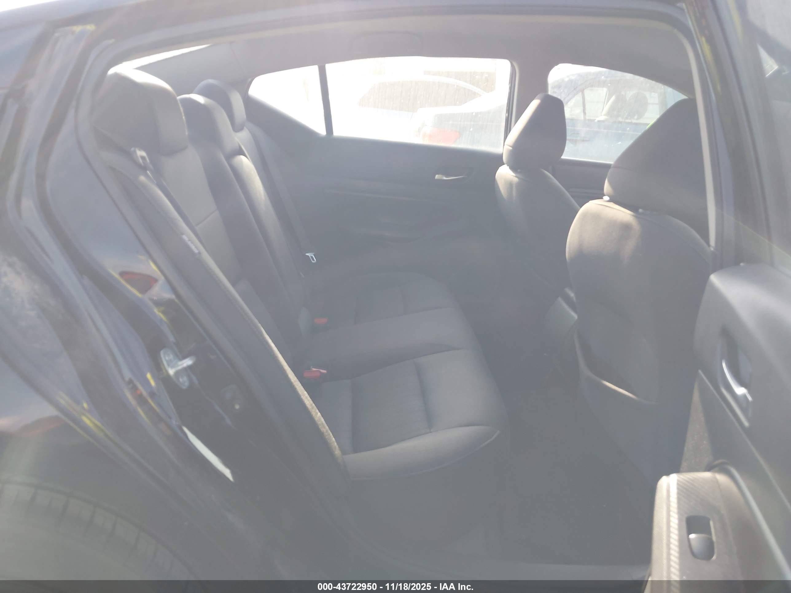 NISSAN ALTIMA image 8