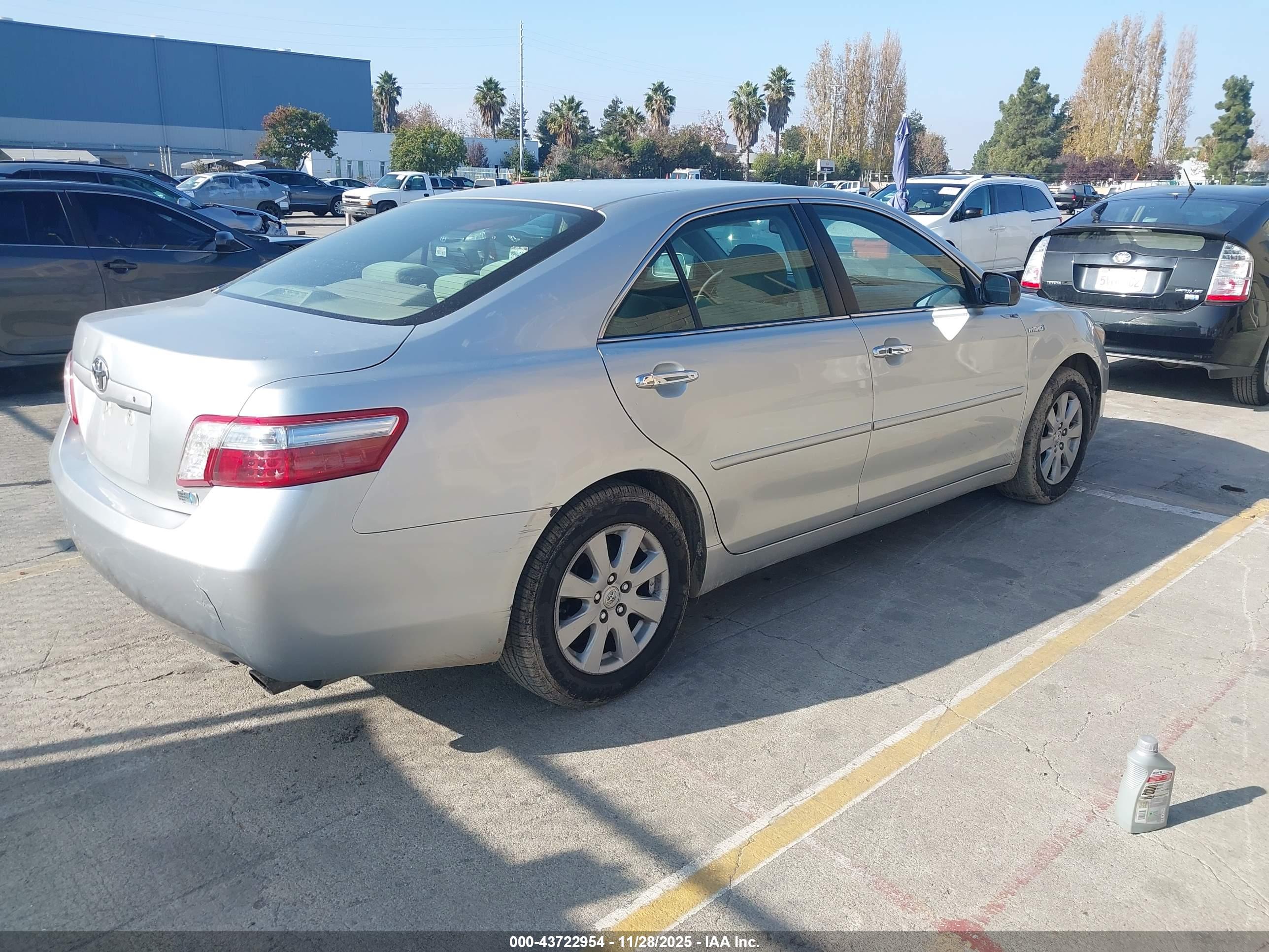 TOYOTA CAMRY image 4