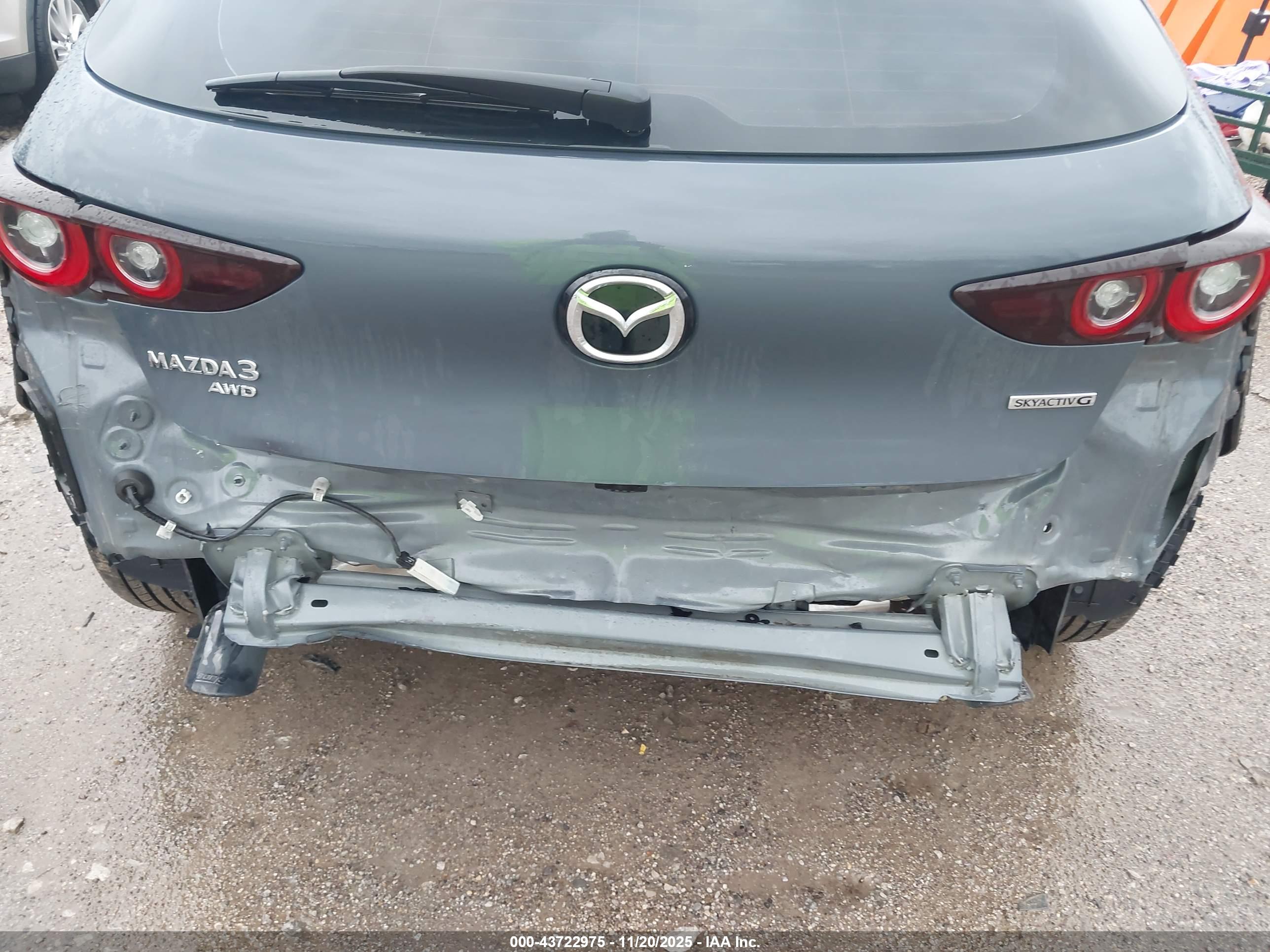 MAZDA MAZDA3 image 6