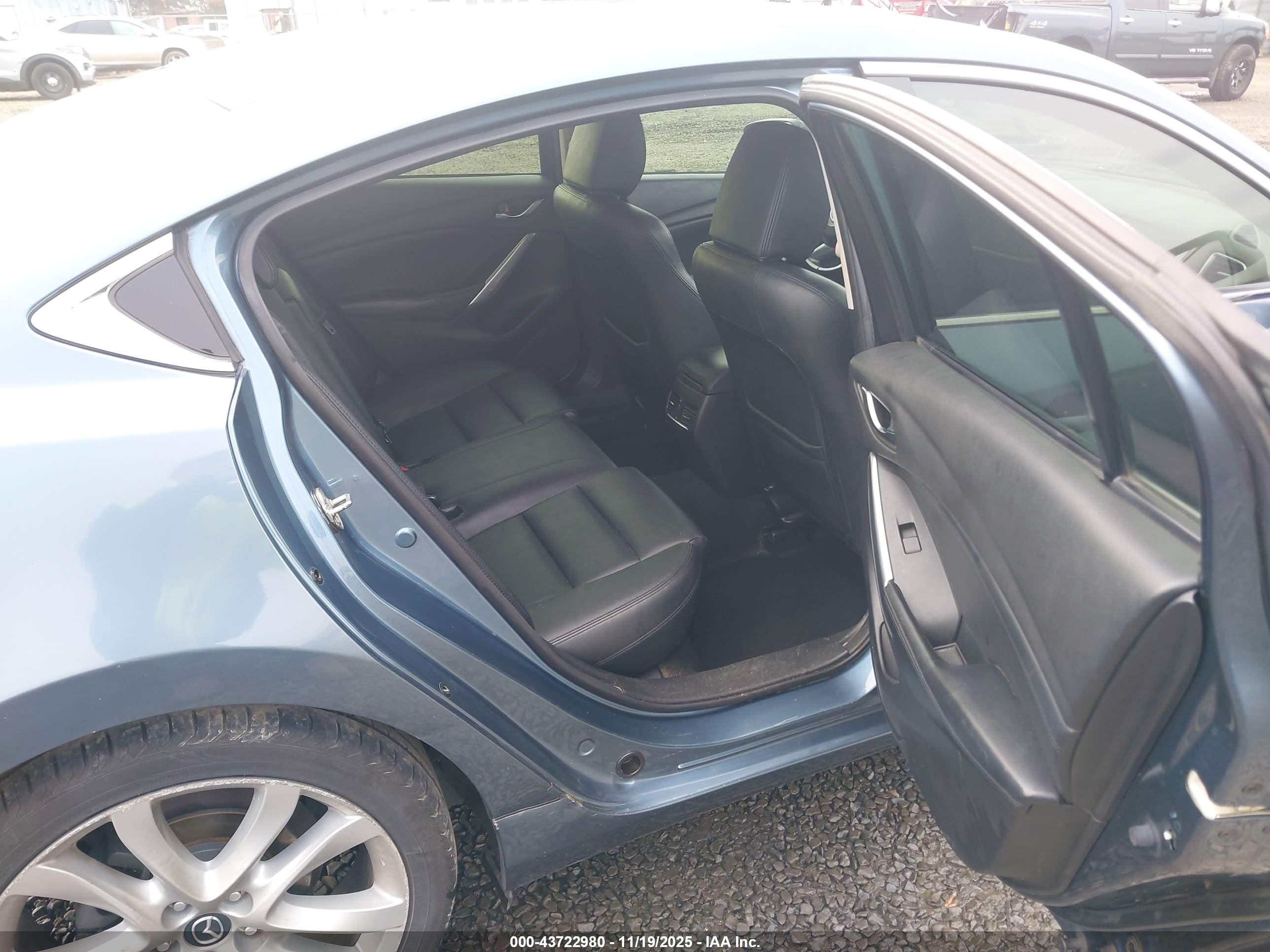 MAZDA 6 image 8