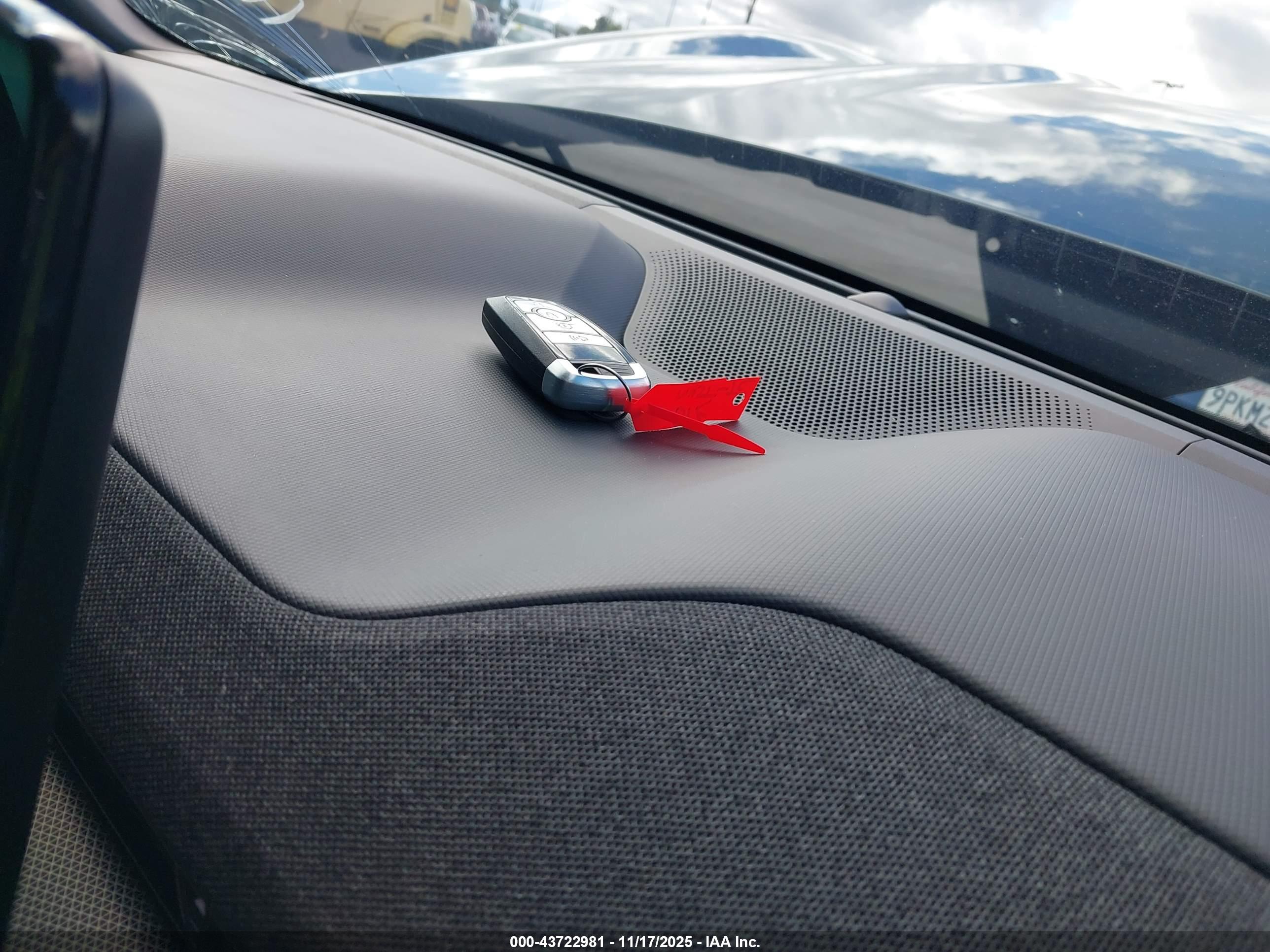 FORD MUSTANG image 11