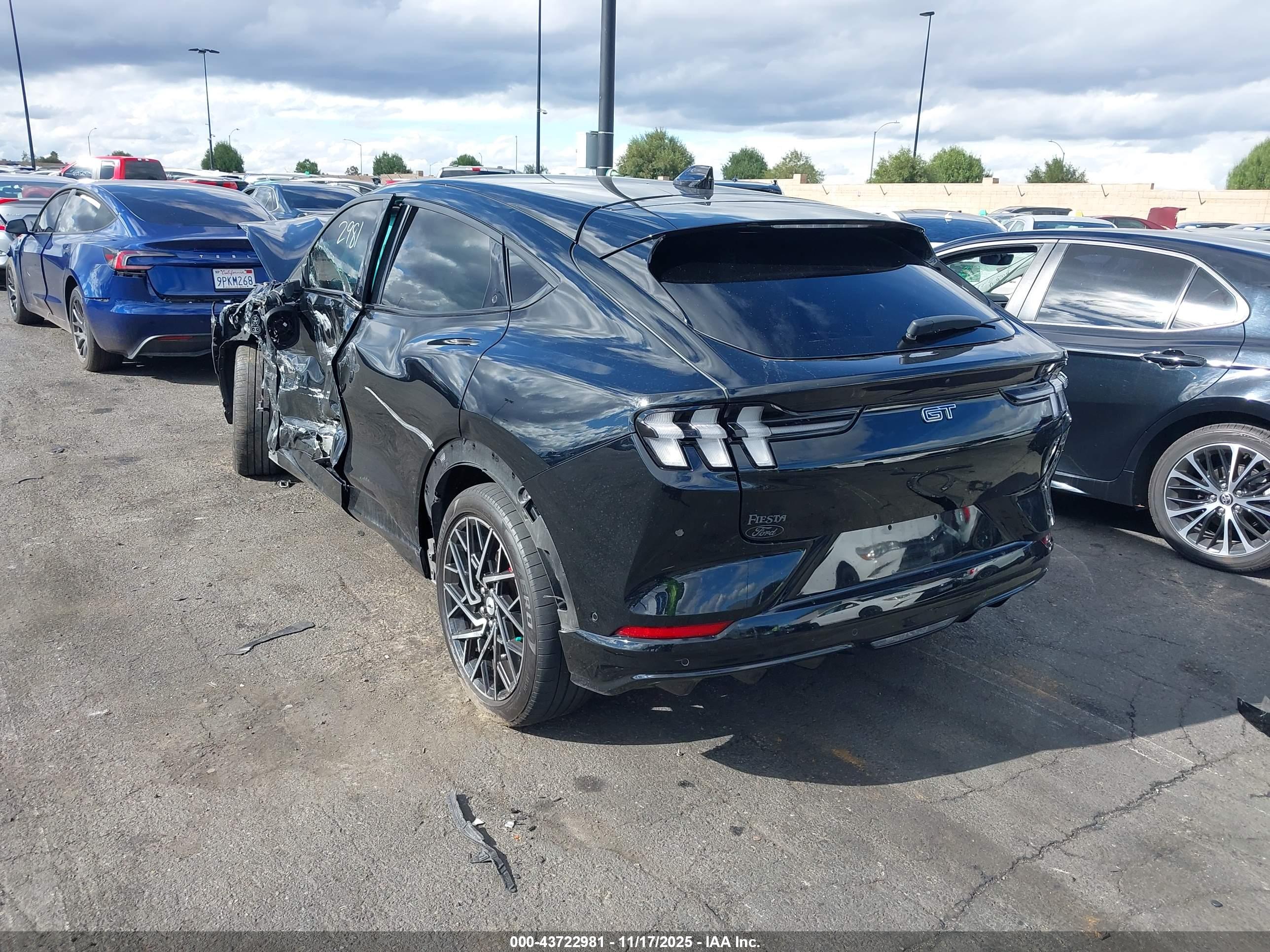 FORD MUSTANG image 3