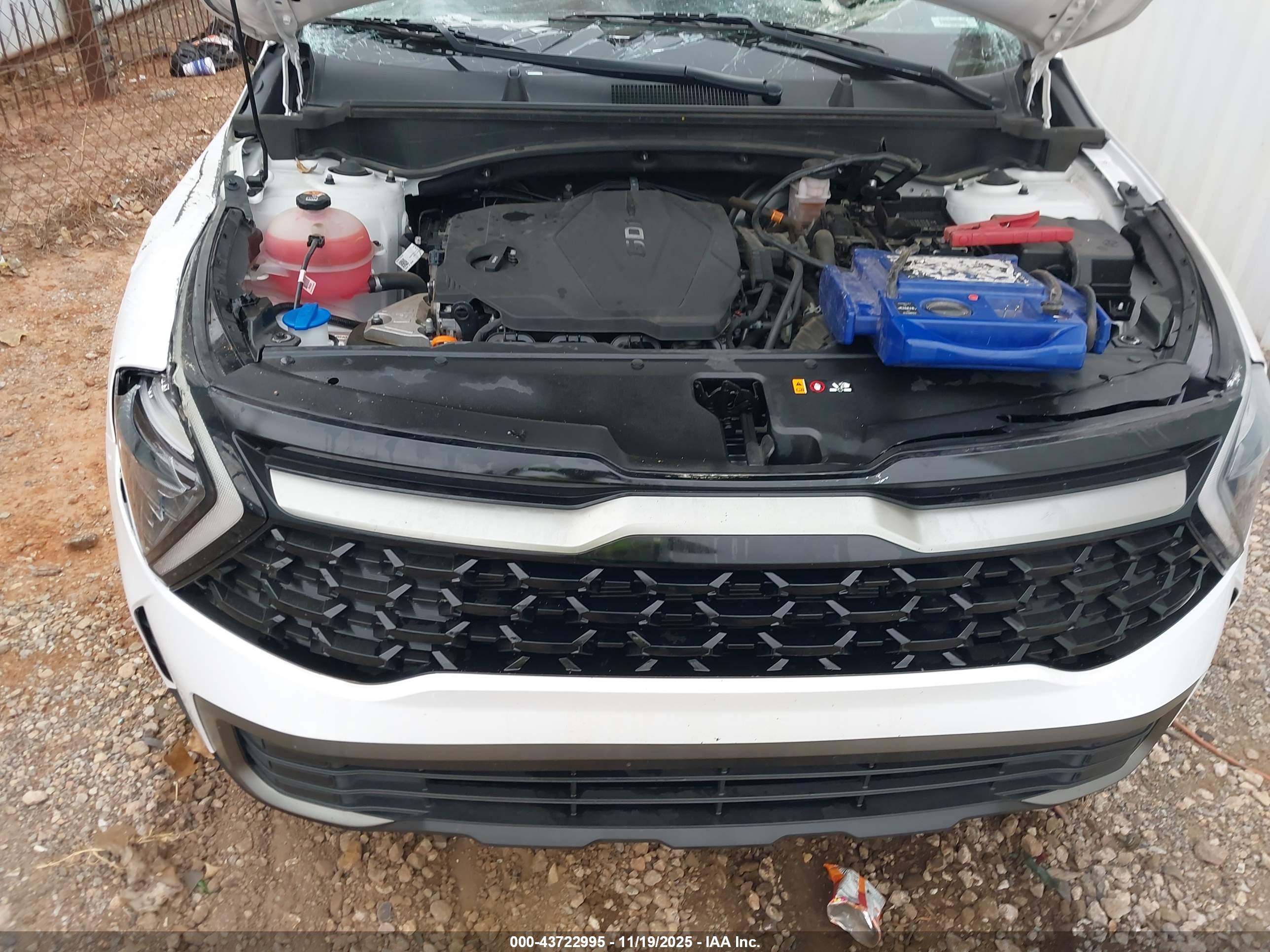 KIA SPORTAGE image 10