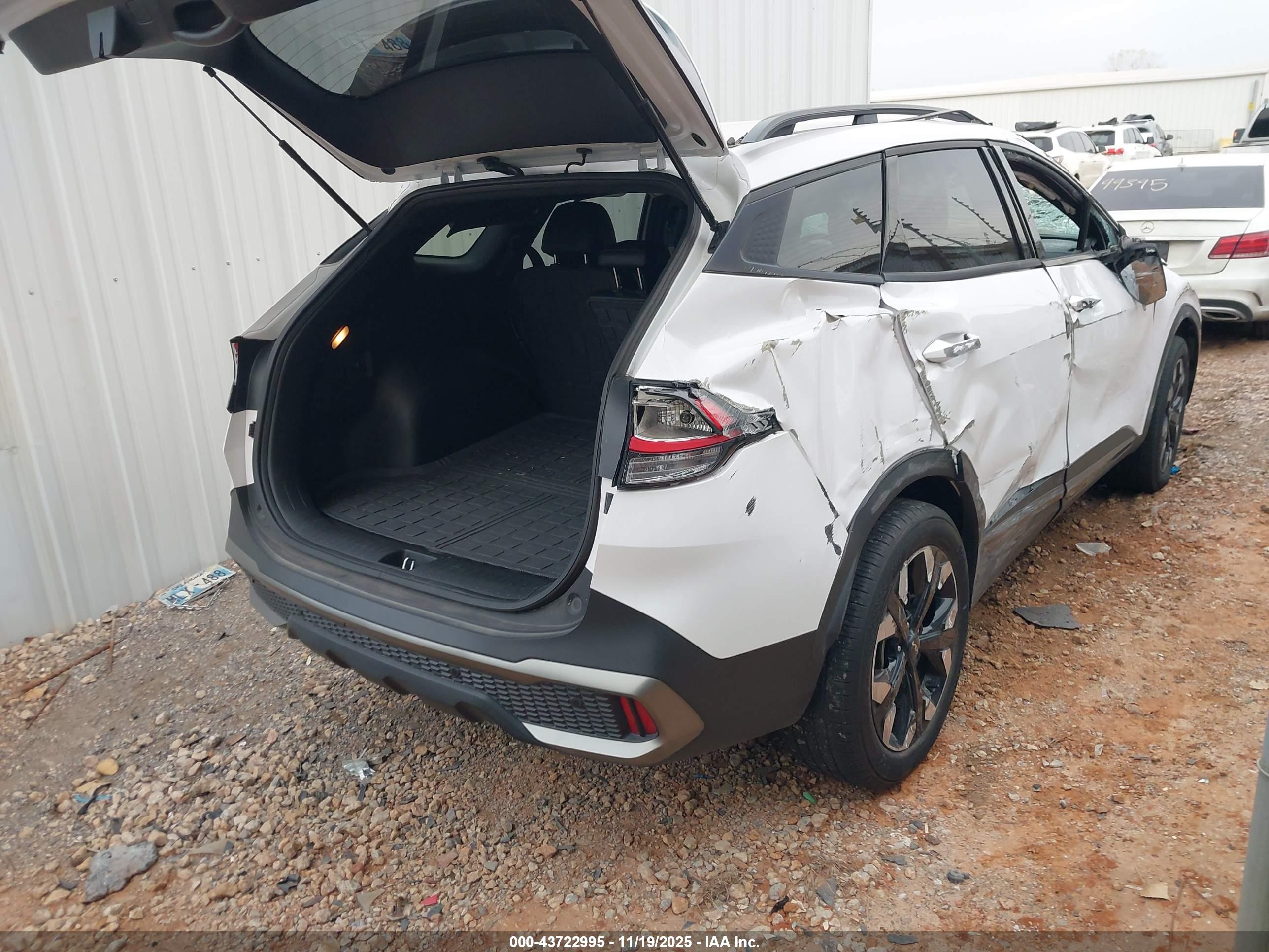 KIA SPORTAGE image 4
