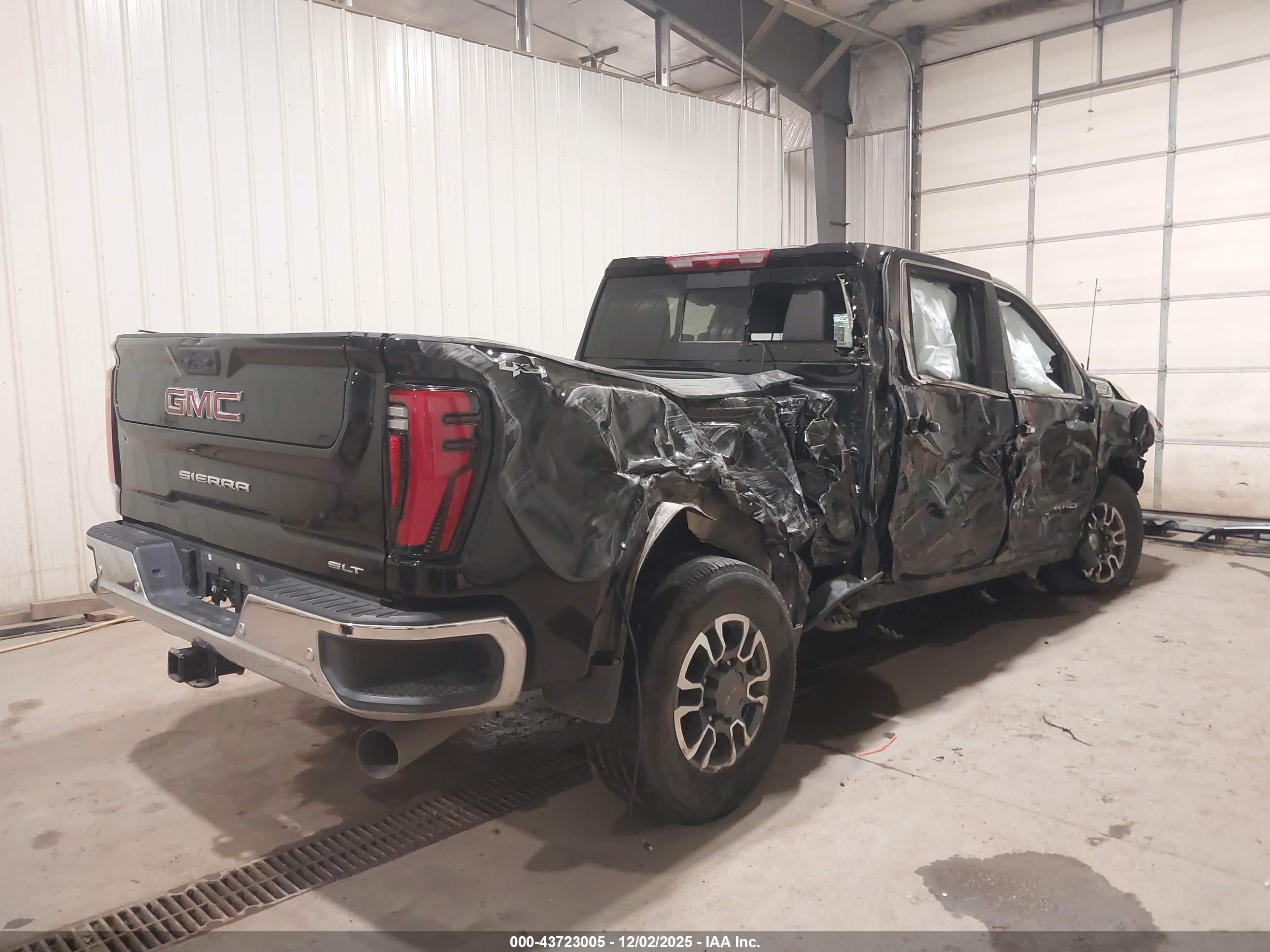 GMC SIERRA image 4
