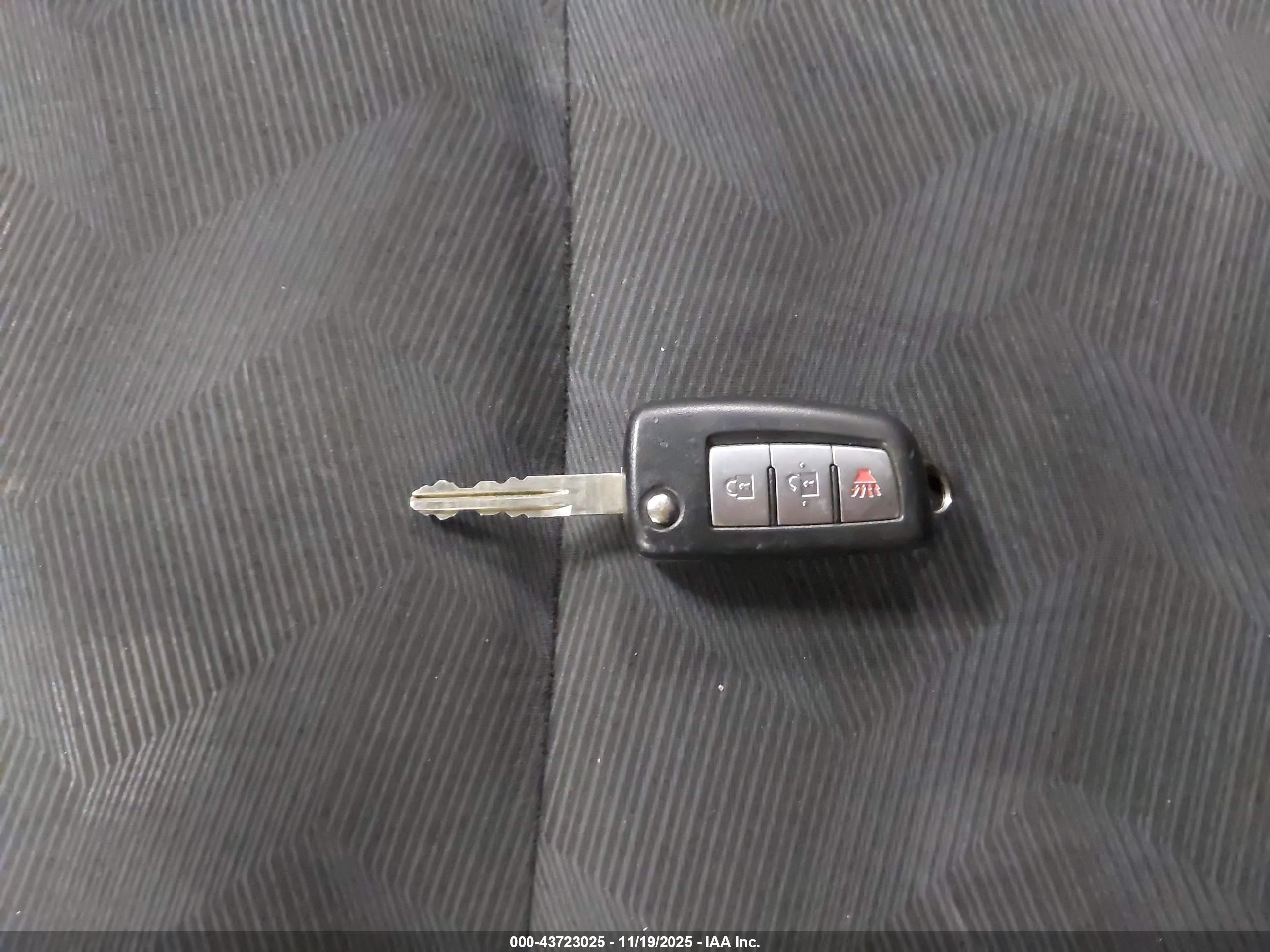 NISSAN ROGUE image 11