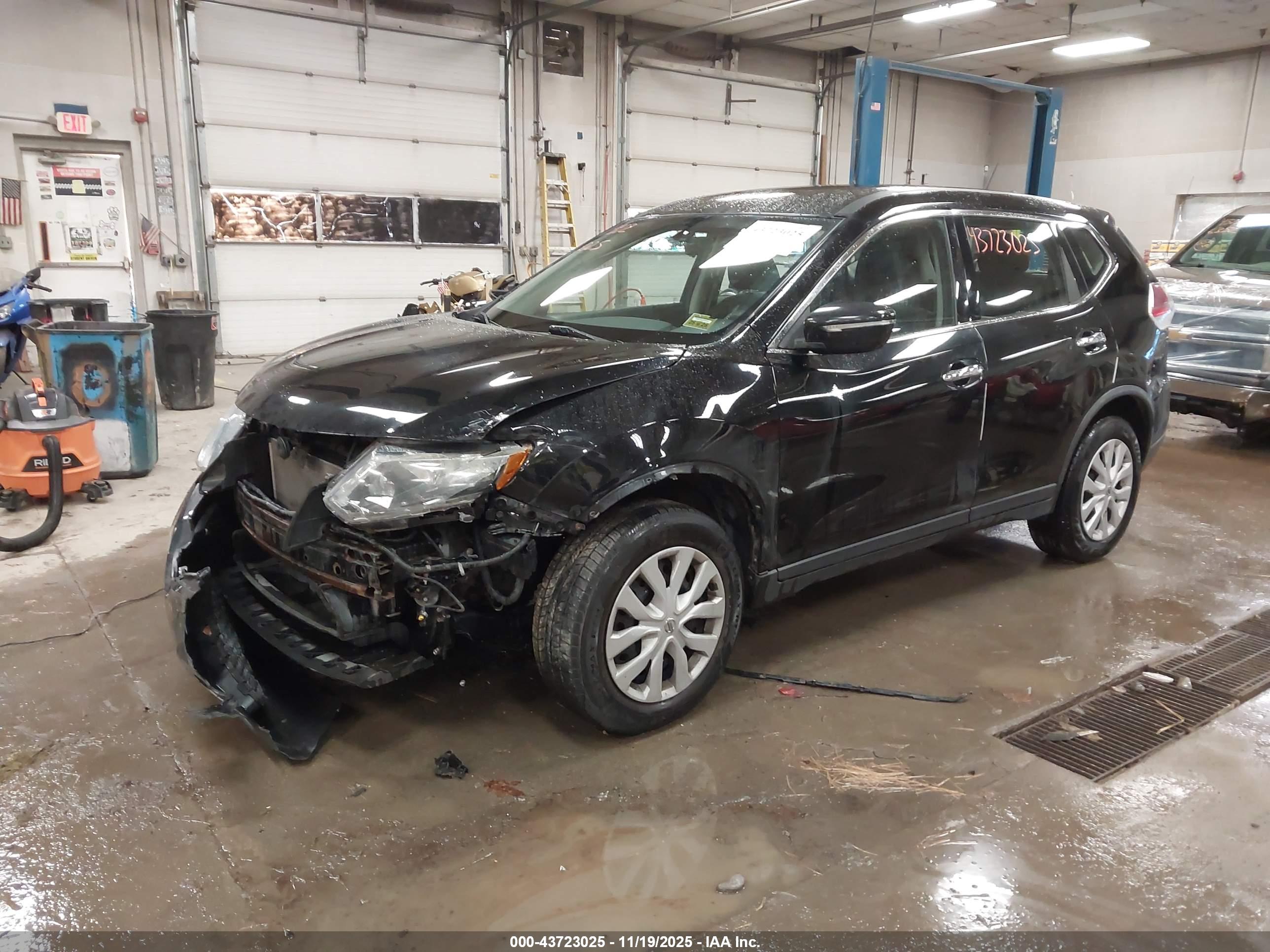 NISSAN ROGUE image 2