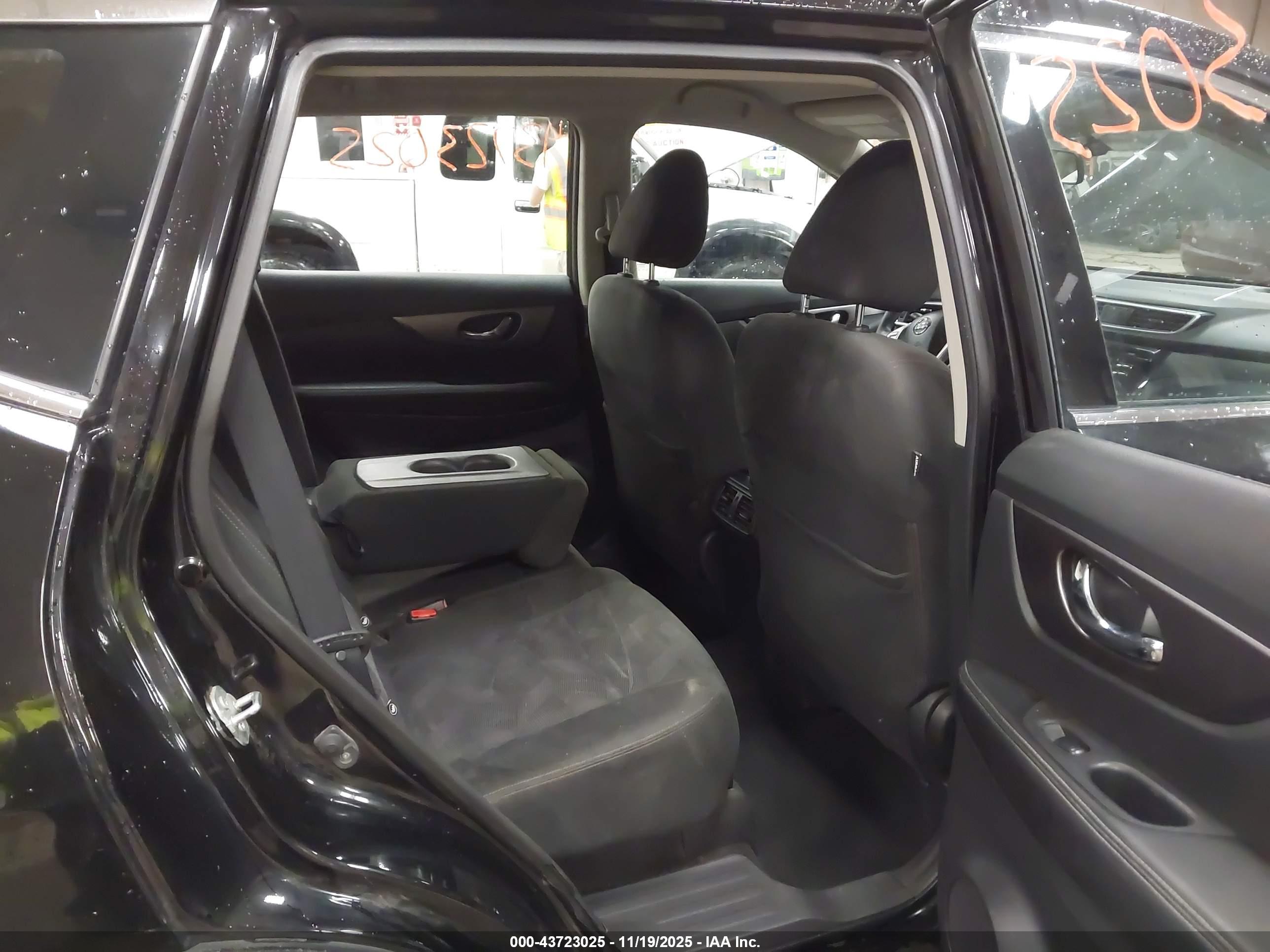 NISSAN ROGUE image 8