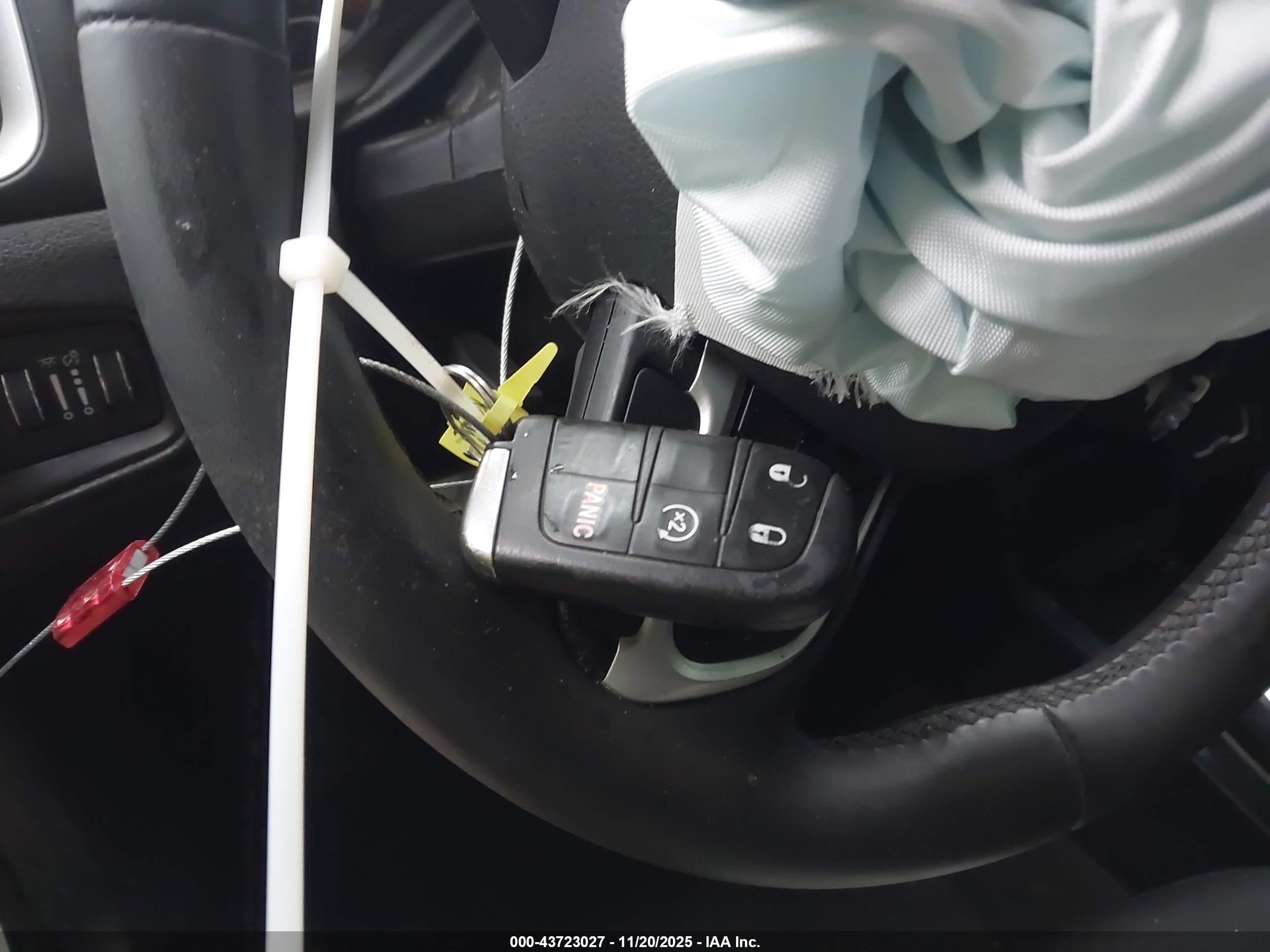 JEEP RENEGADE image 11