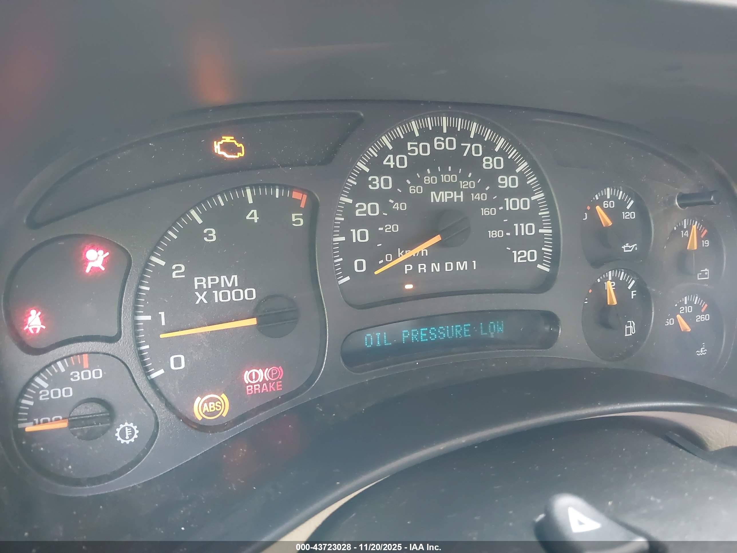CHEVROLET SILVERADO image 7