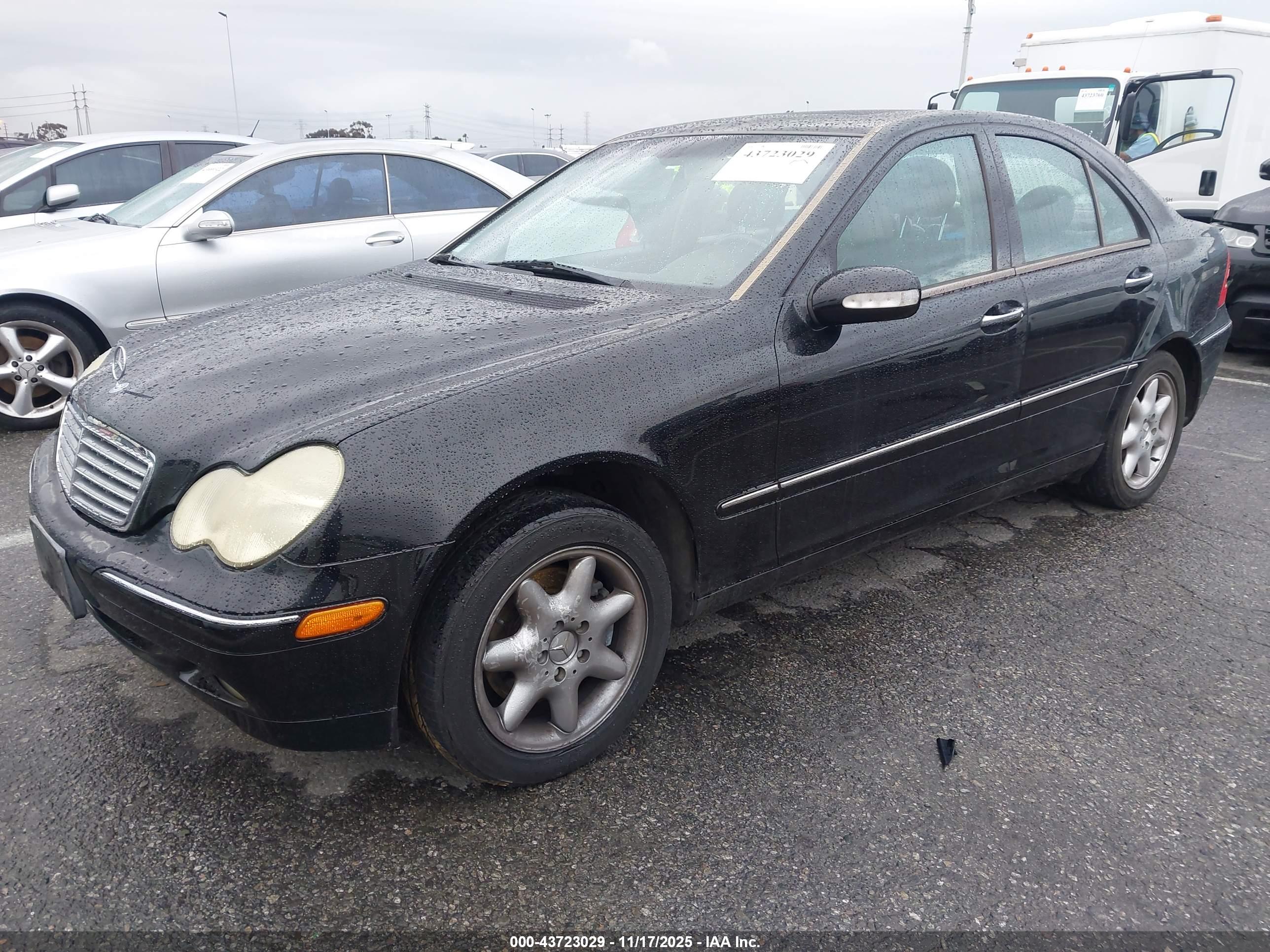 MERCEDES-BENZ C image 2