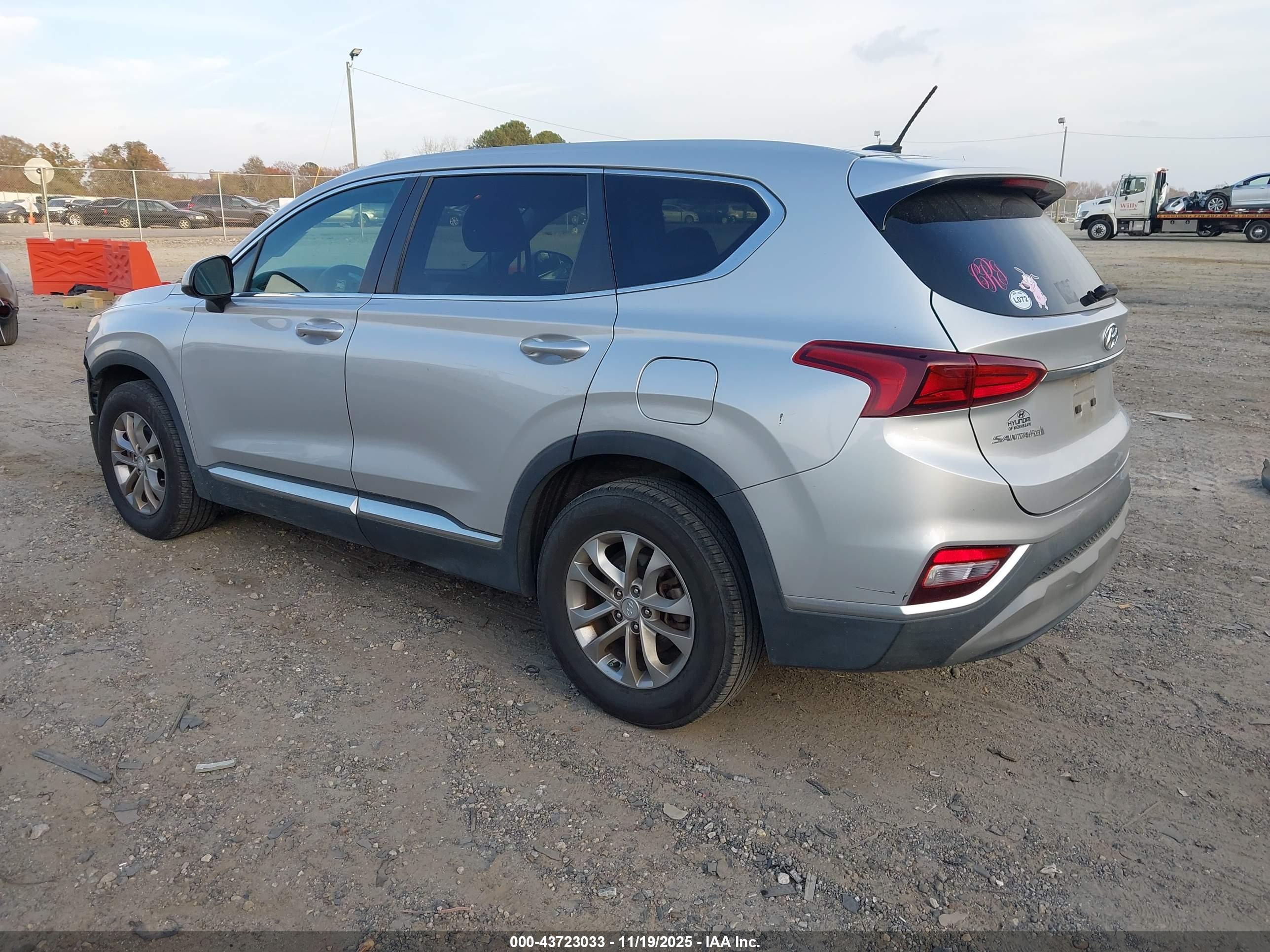 HYUNDAI SANTA image 3