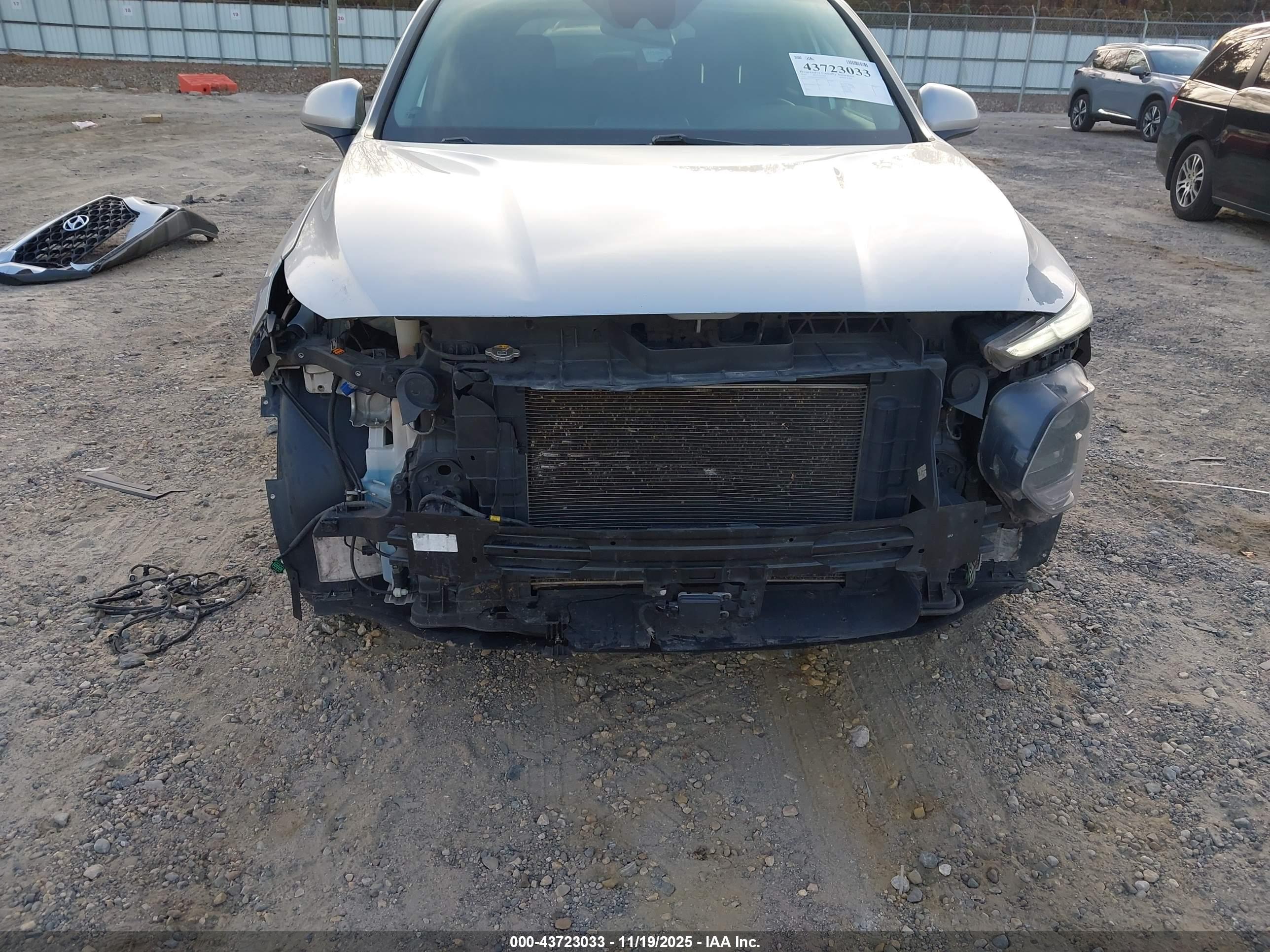HYUNDAI SANTA image 6