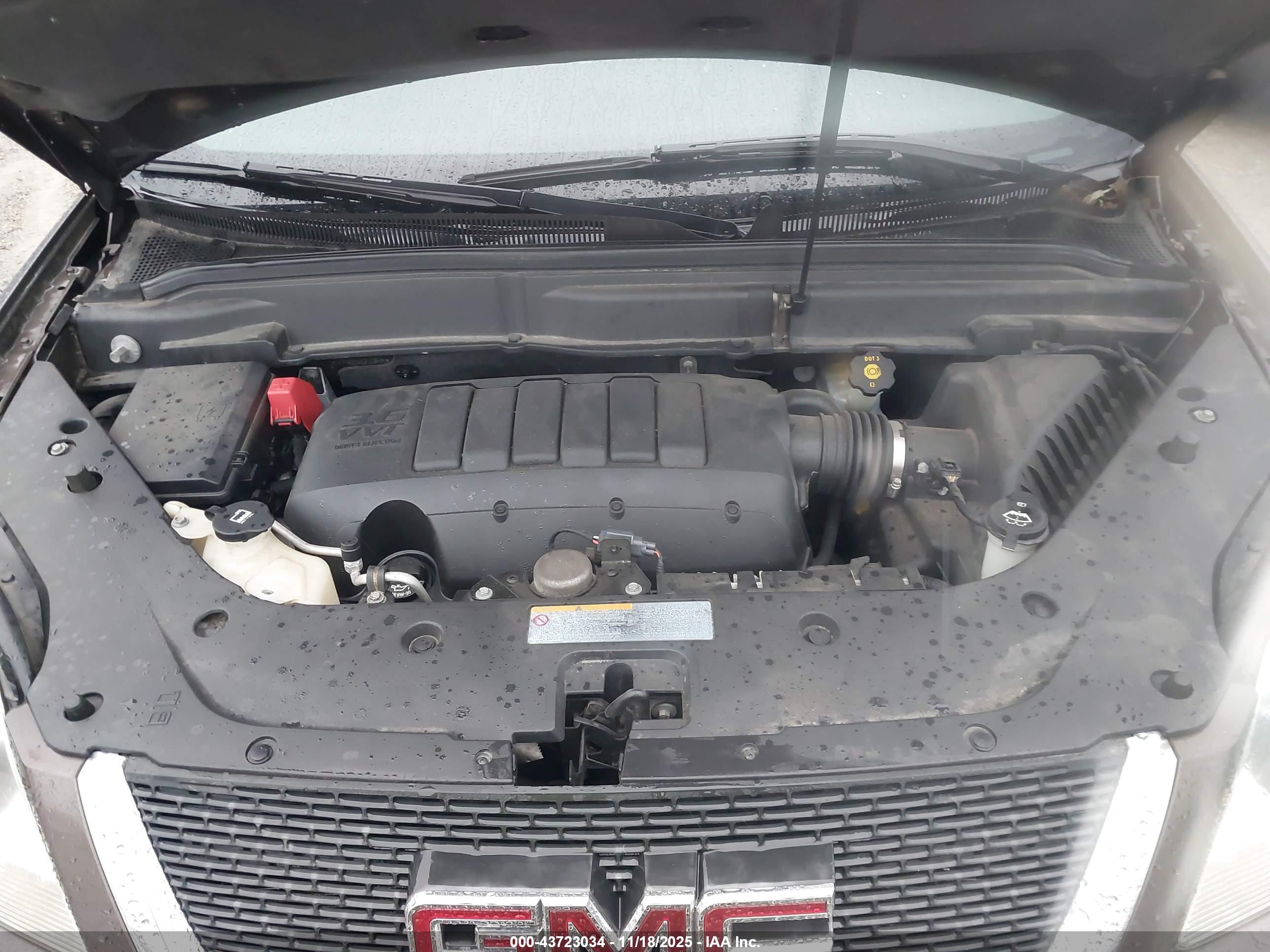 GMC ACADIA image 10