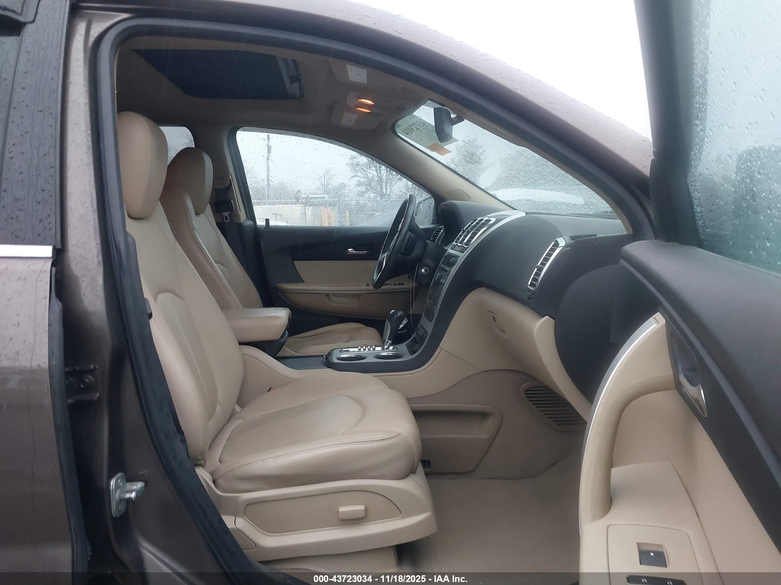 GMC ACADIA image 5