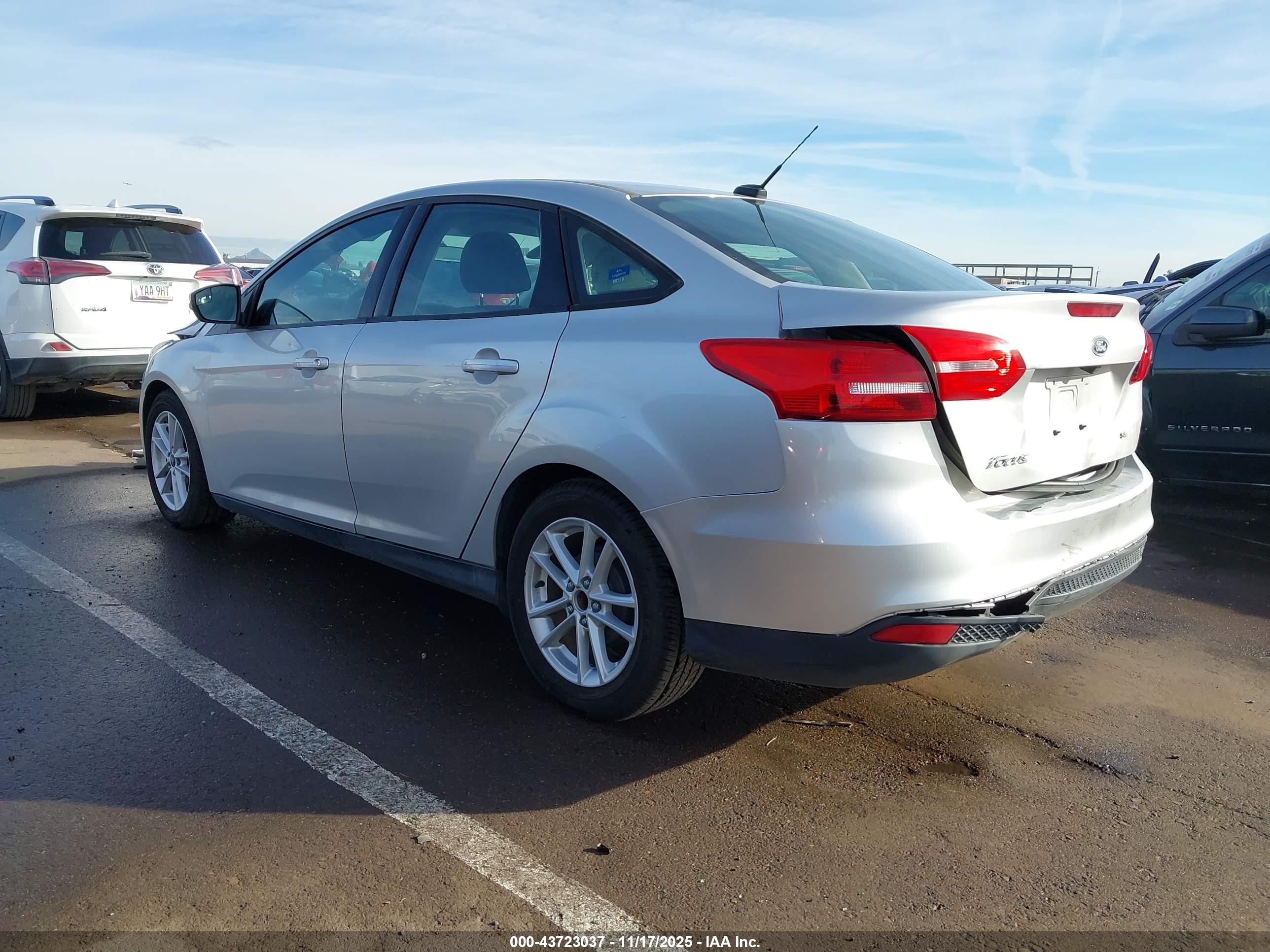 FORD FOCUS image 3