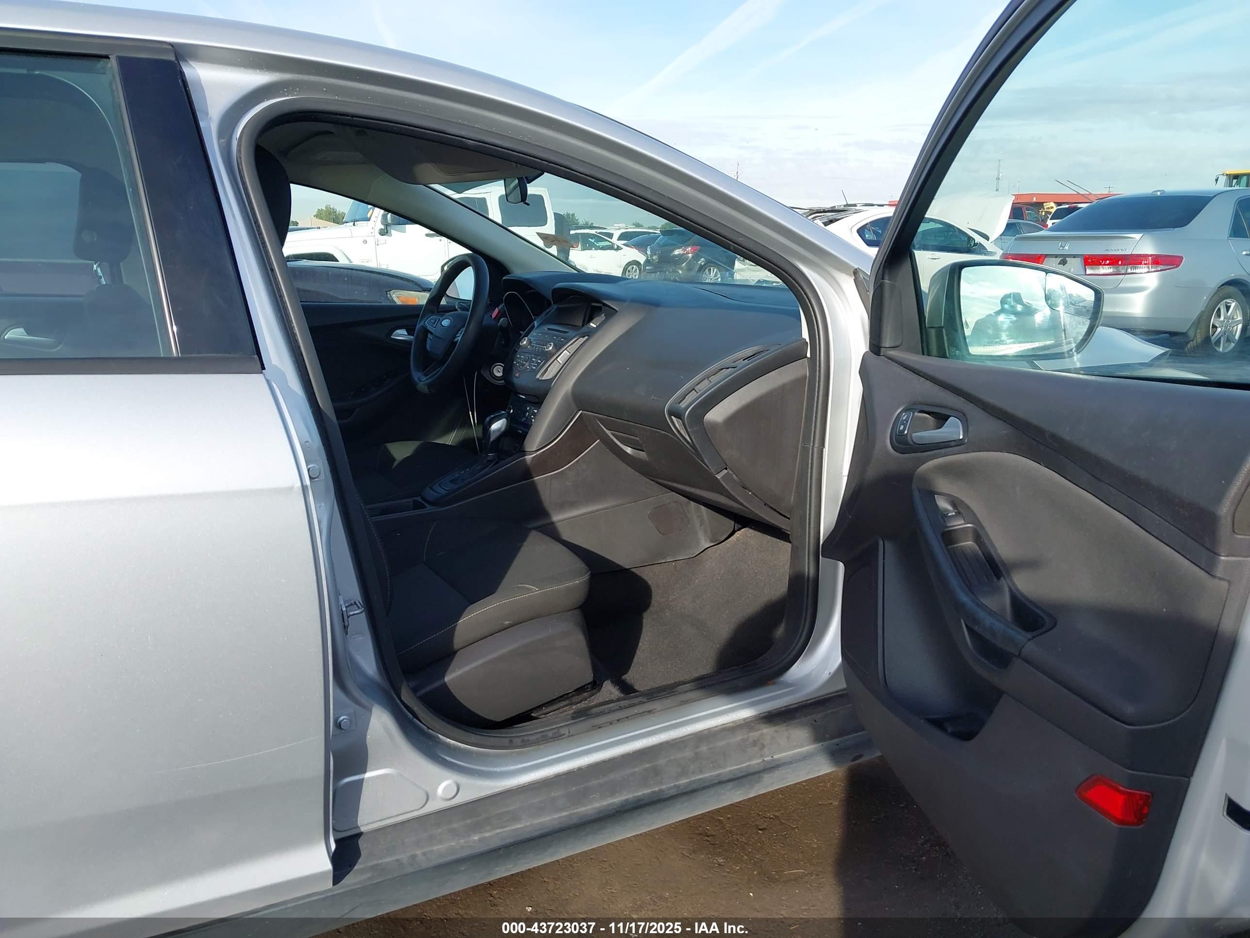 FORD FOCUS image 5