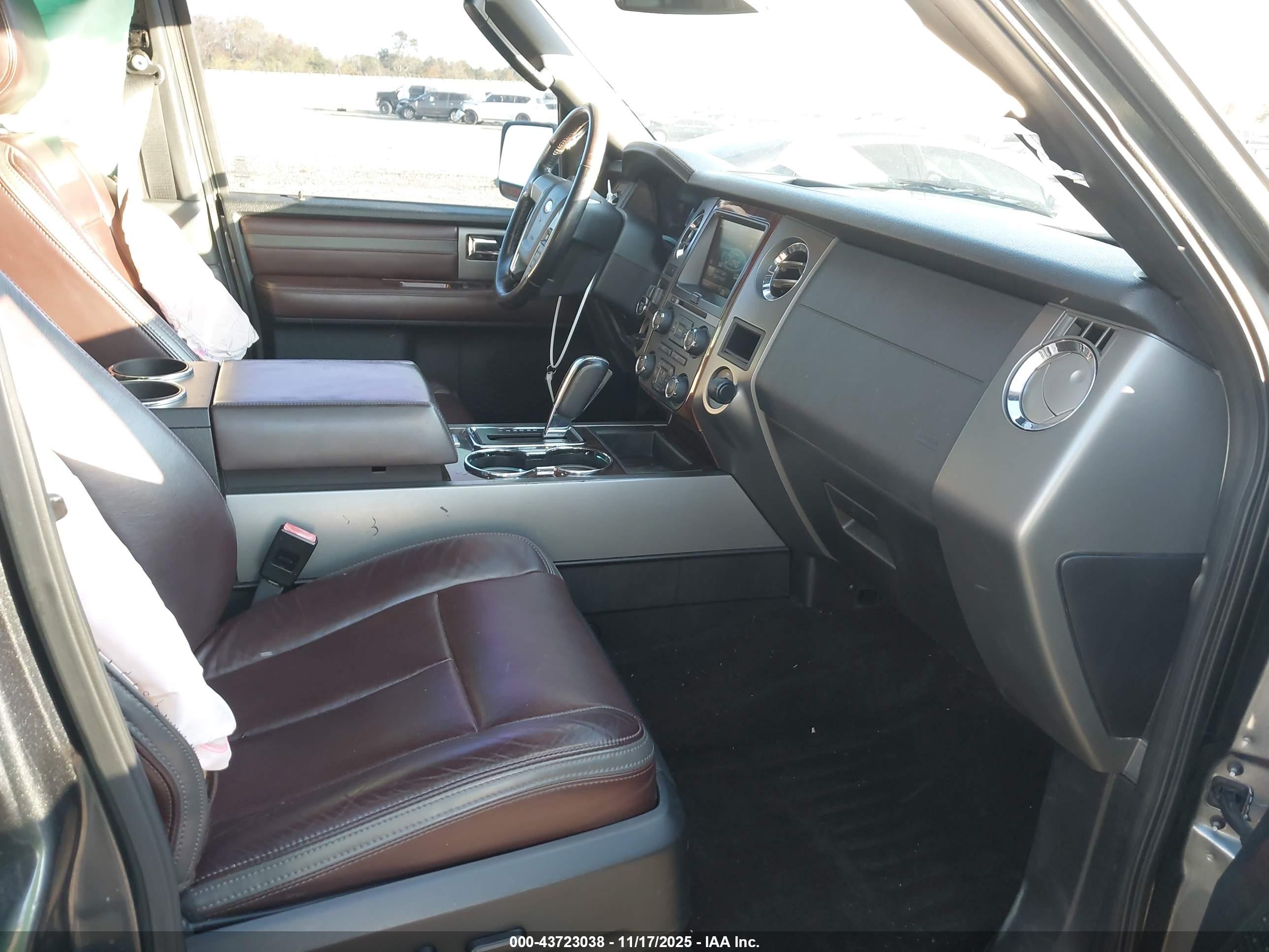 FORD EXPEDITION image 5