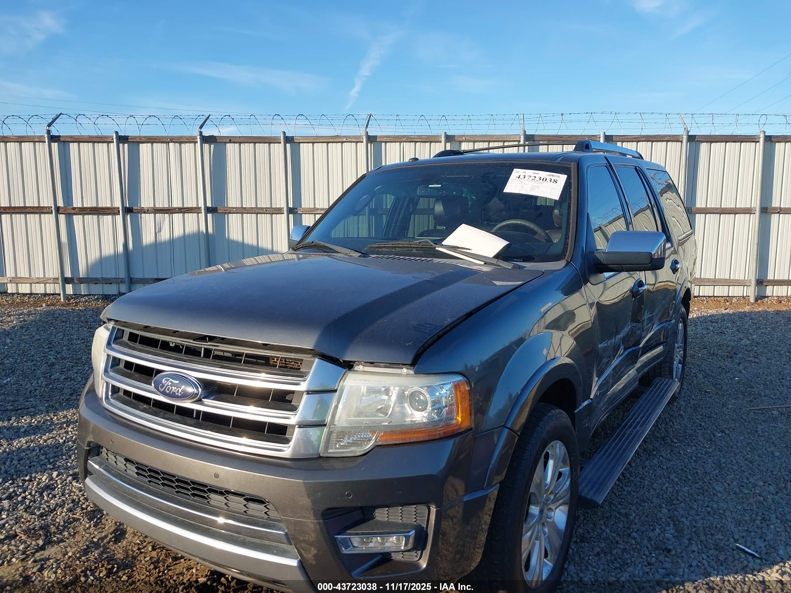 FORD EXPEDITION image 6