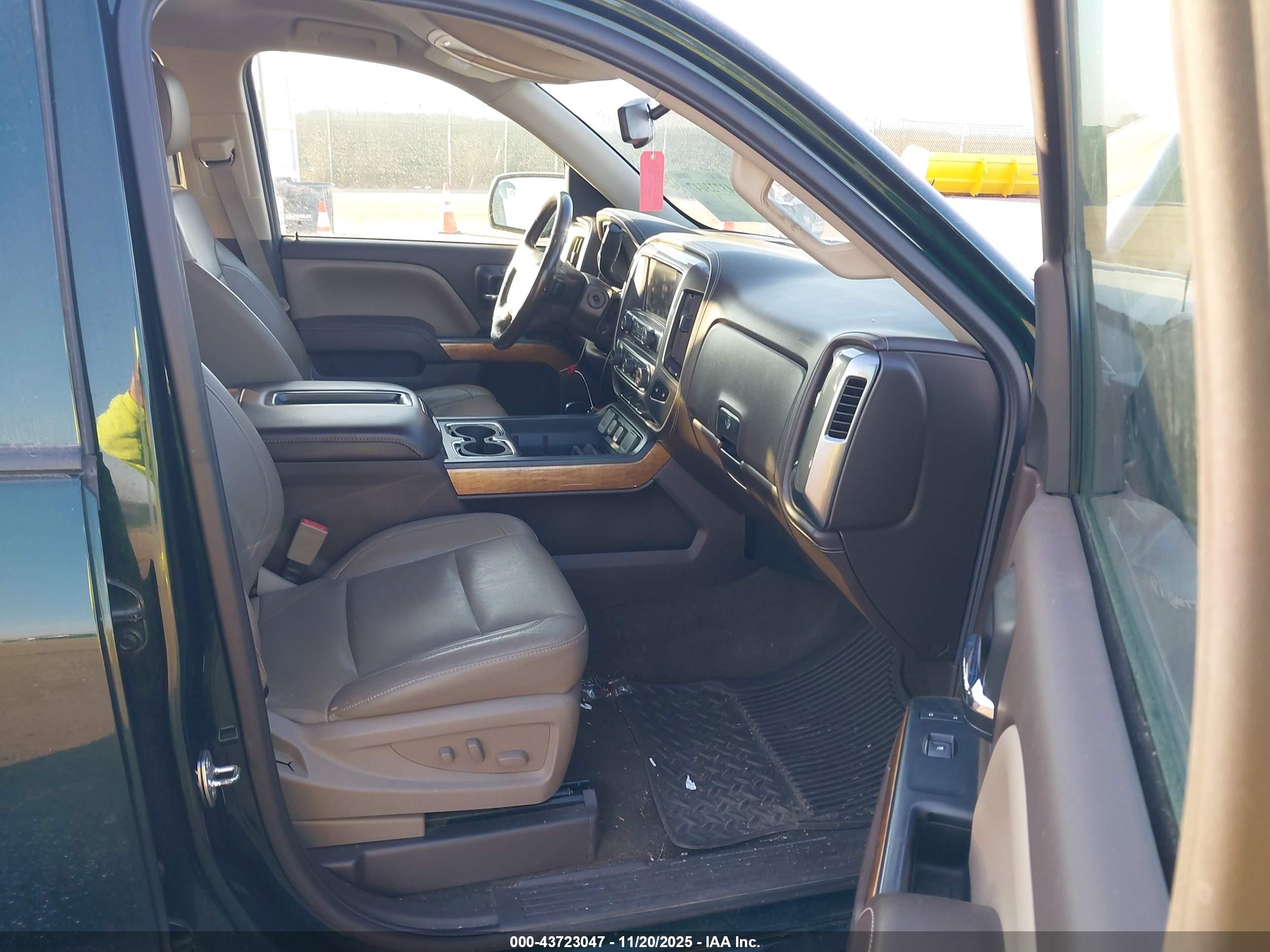 CHEVROLET SILVERADO image 5