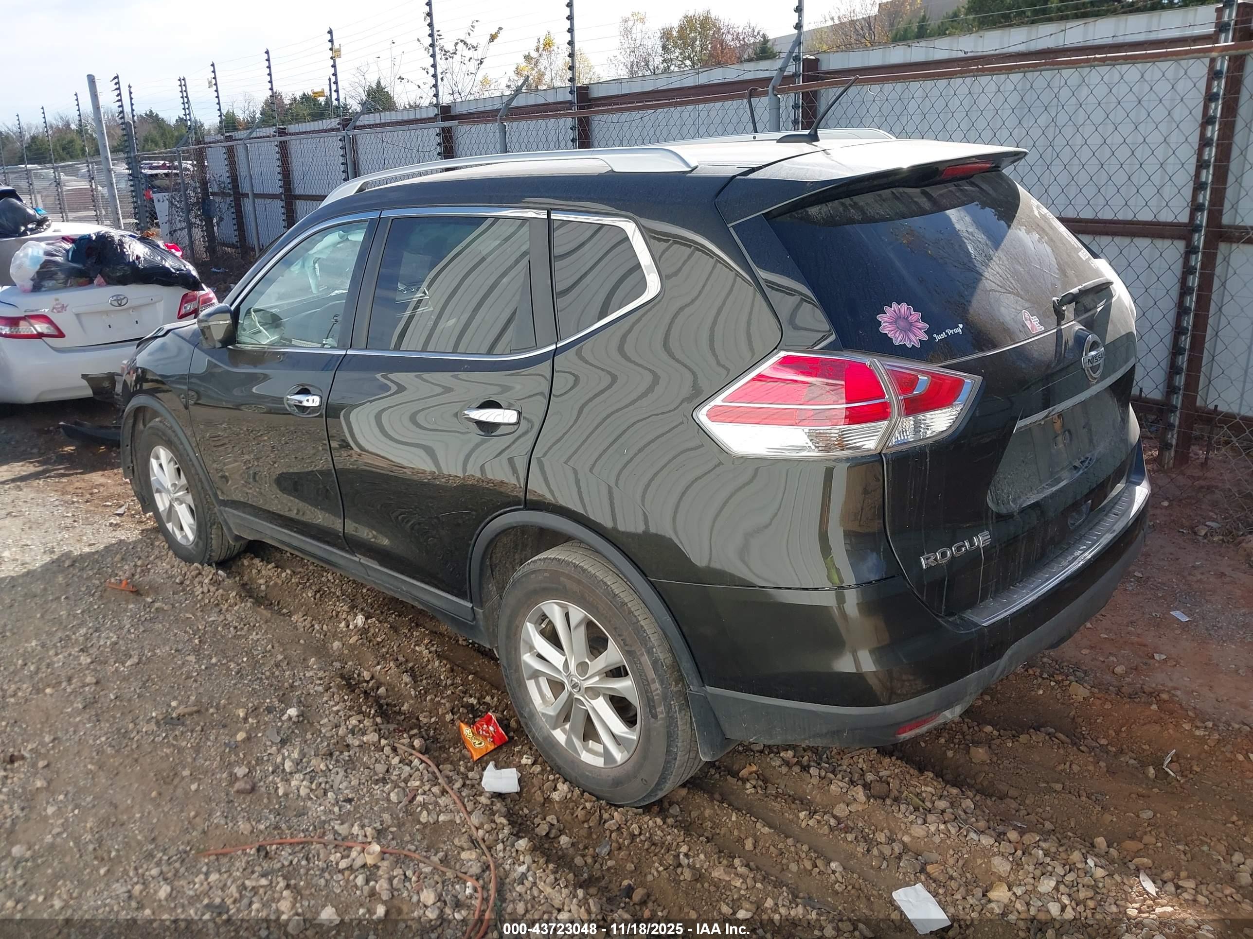 NISSAN ROGUE image 3