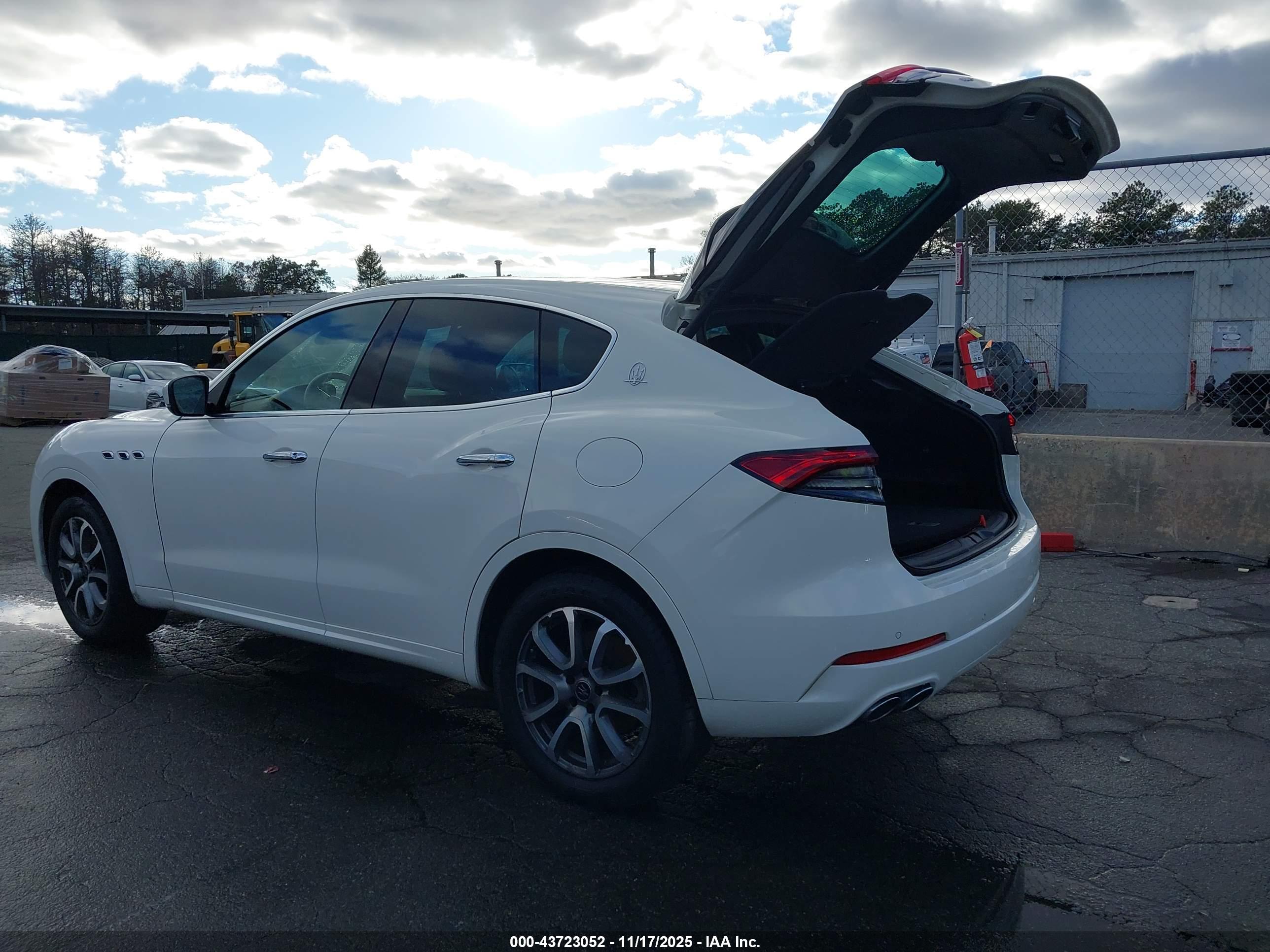 MASERATI LEVANTE image 3