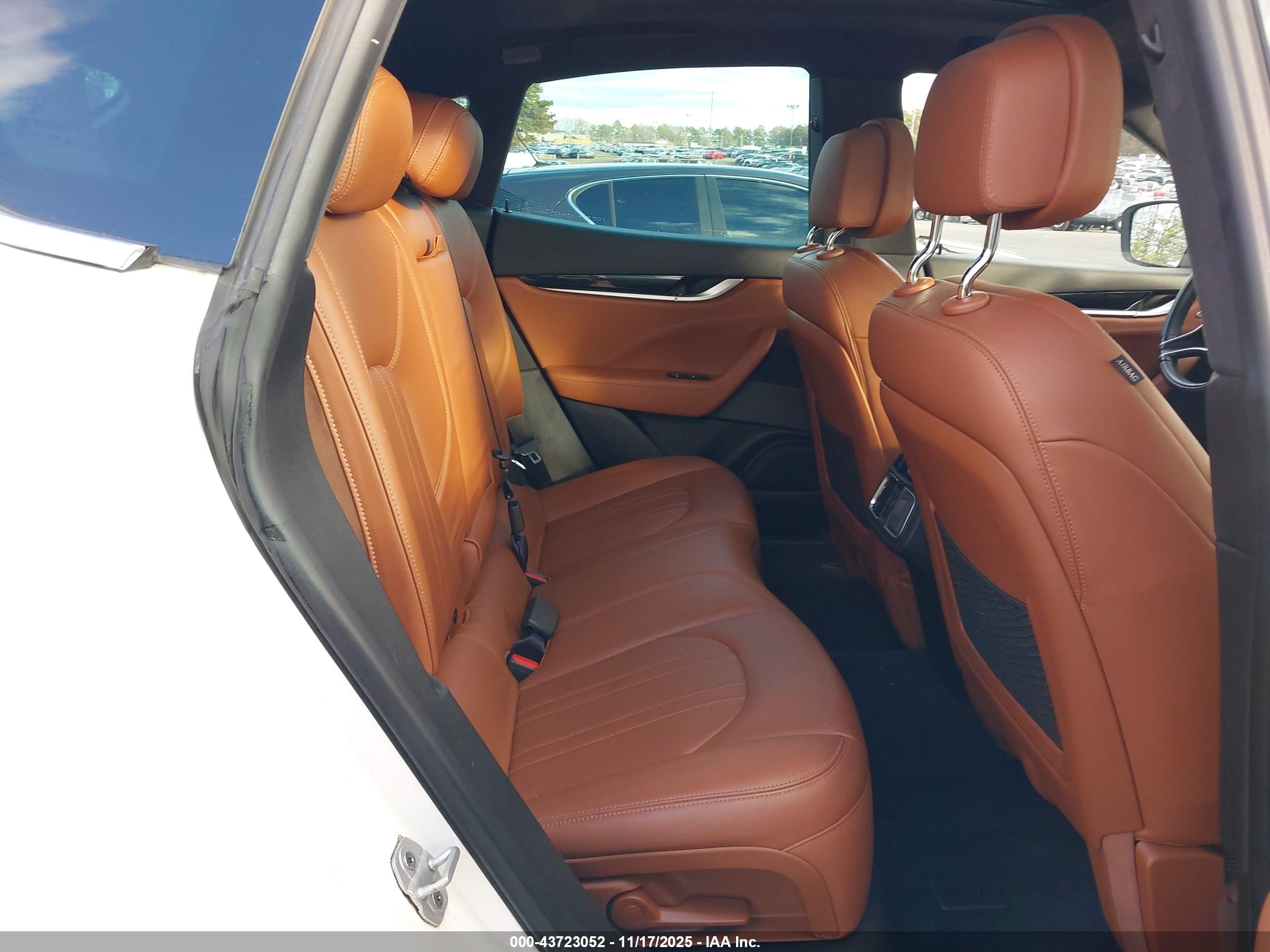 MASERATI LEVANTE image 8