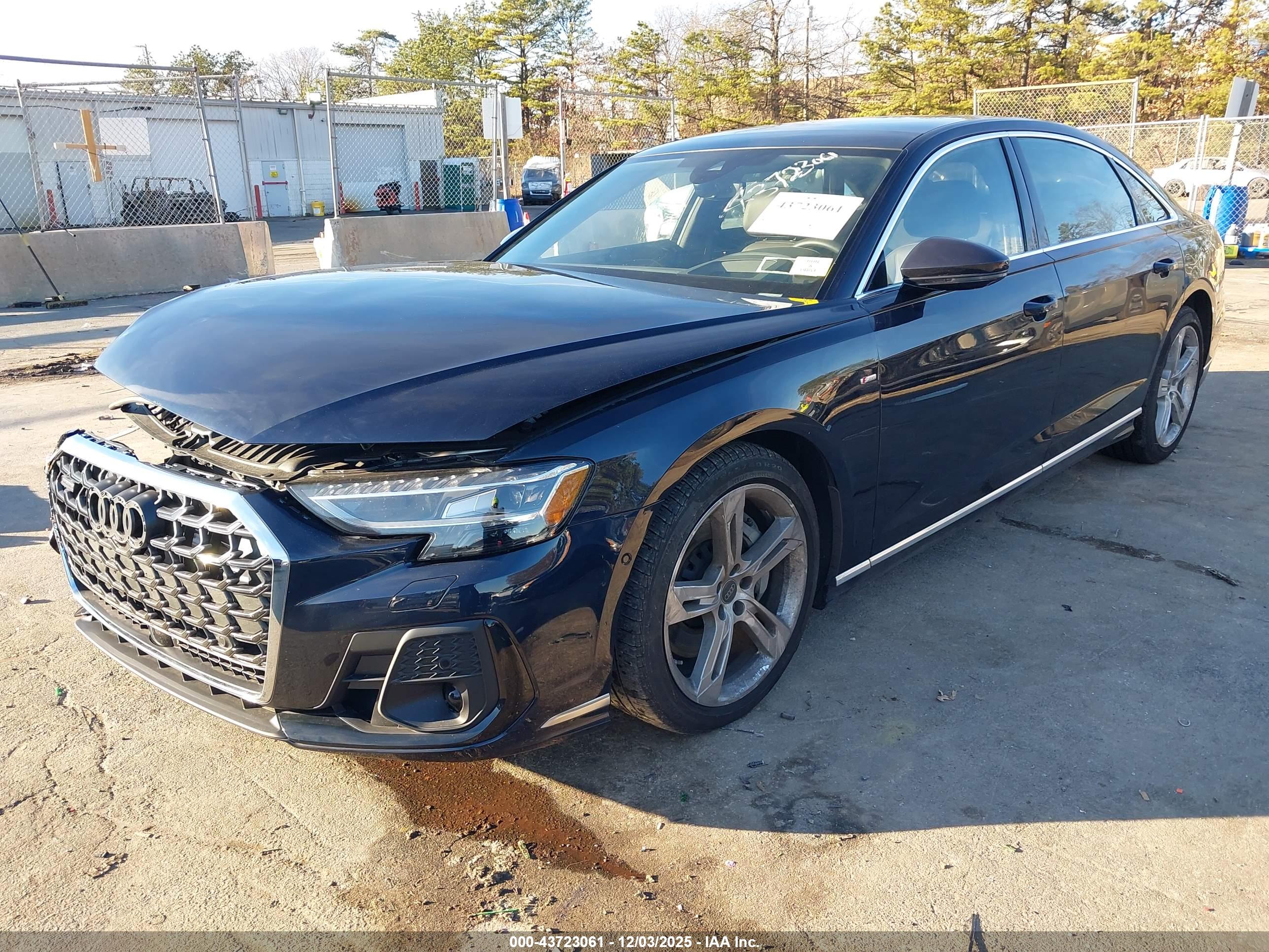 AUDI A8 image 2