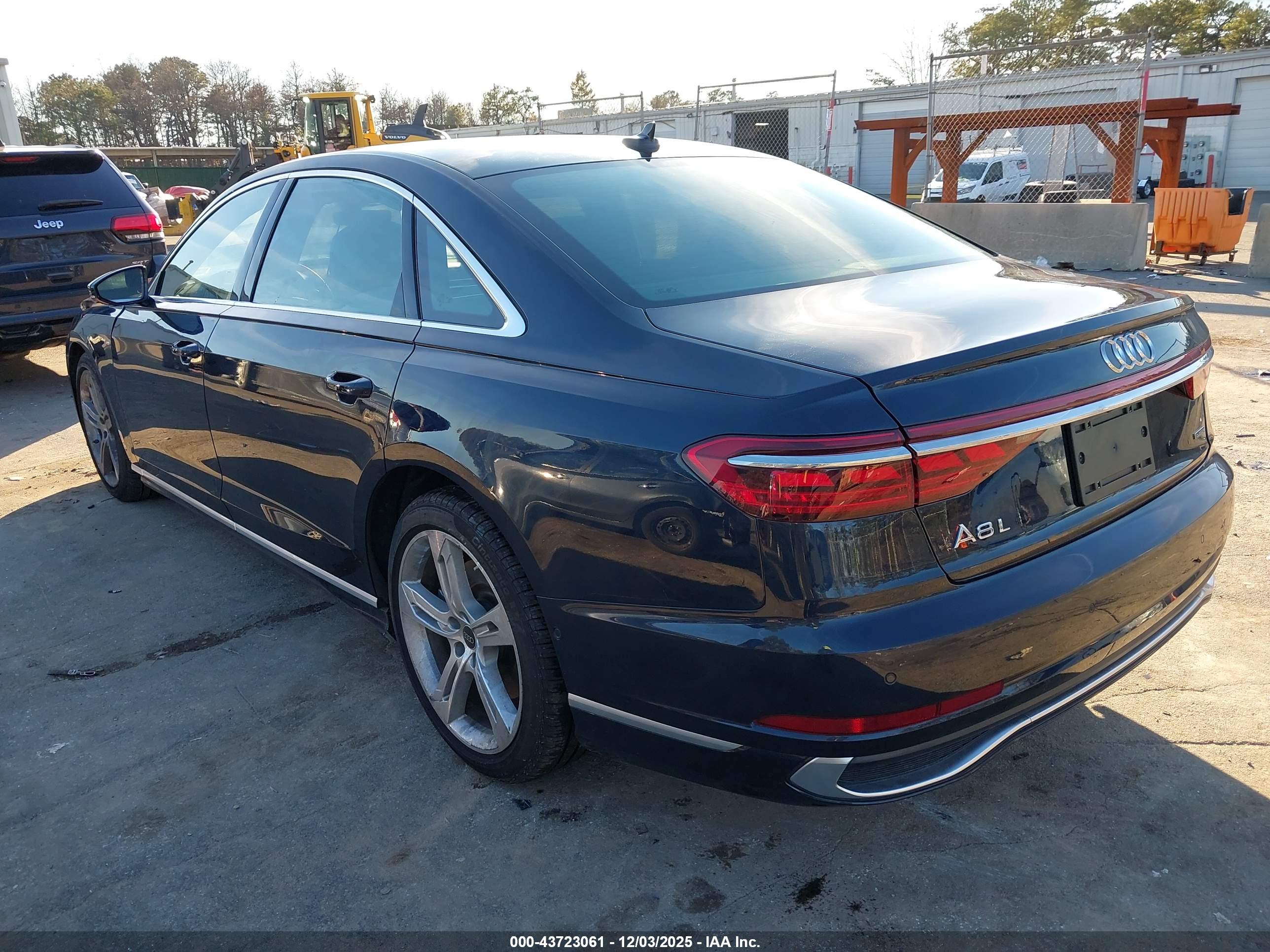 AUDI A8 image 3