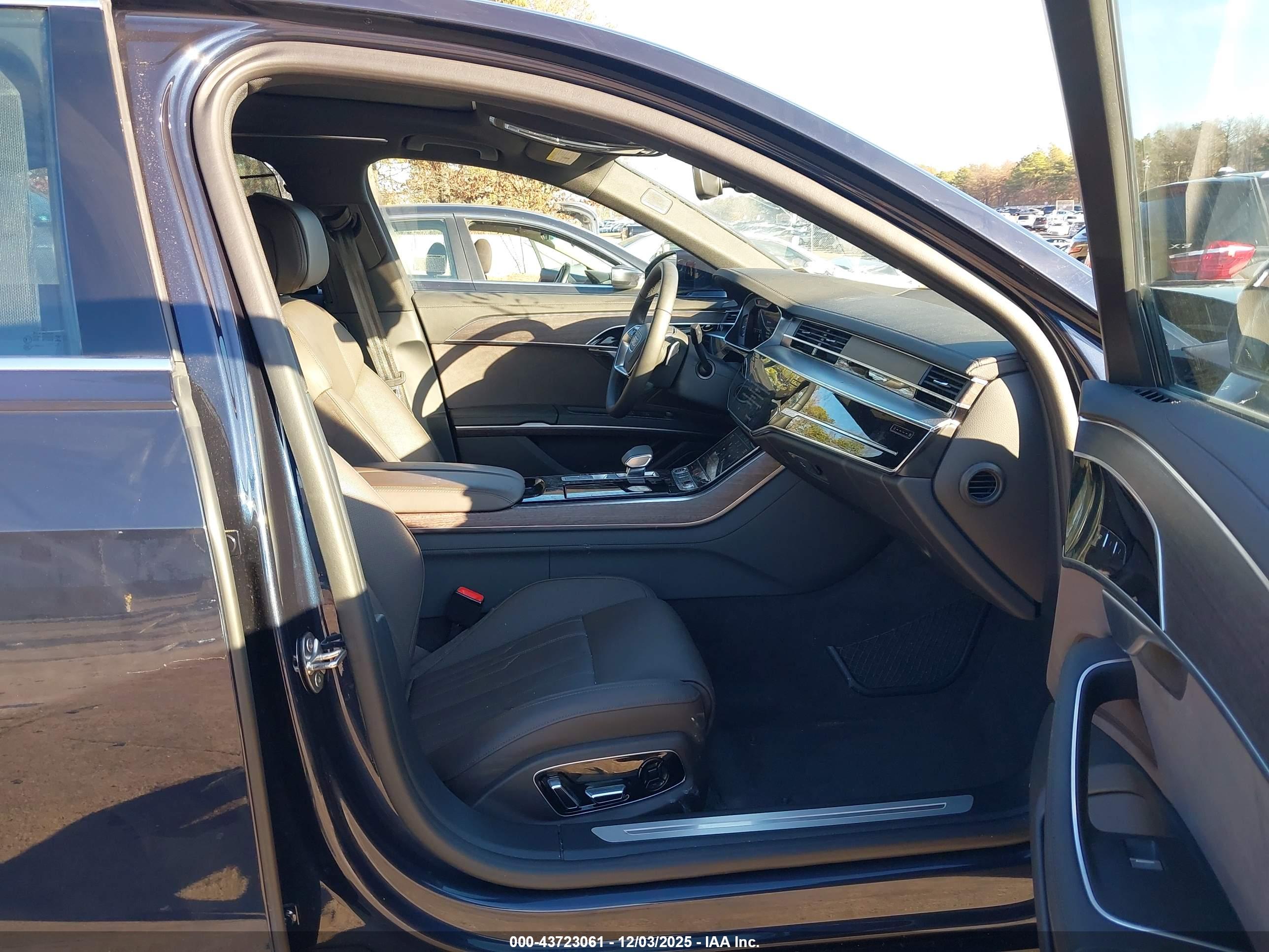 AUDI A8 image 5