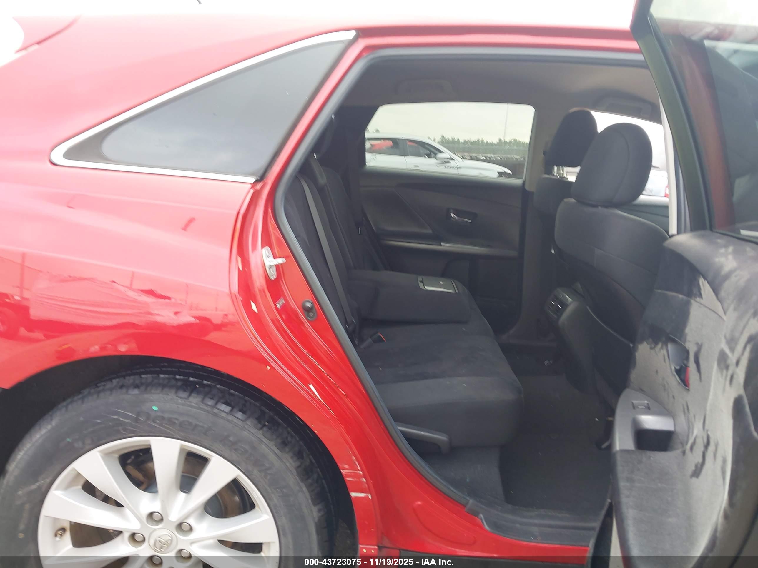 TOYOTA VENZA image 8