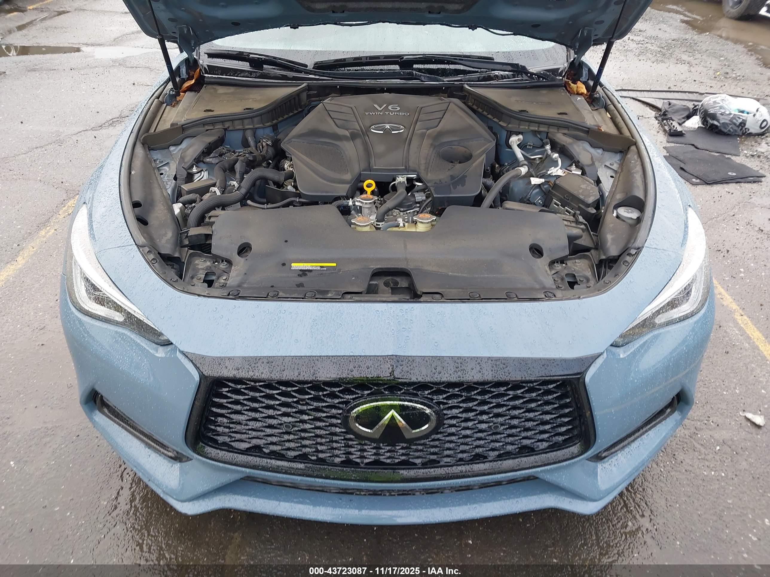 INFINITI Q60 image 10