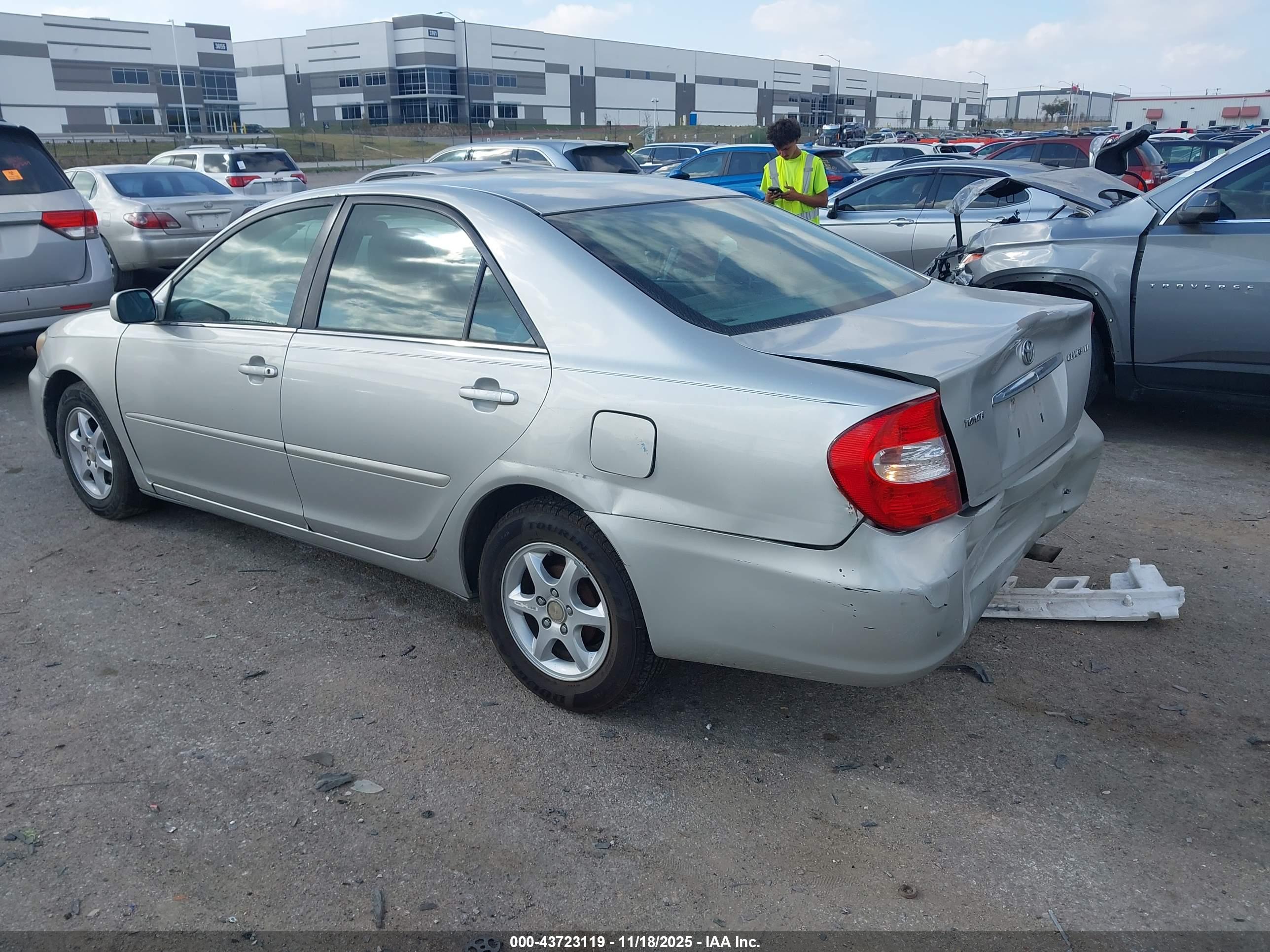 TOYOTA CAMRY image 3