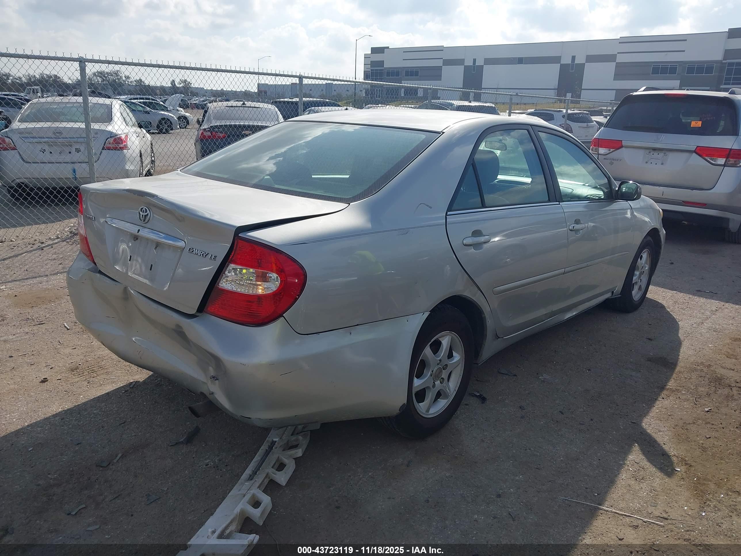 TOYOTA CAMRY image 4