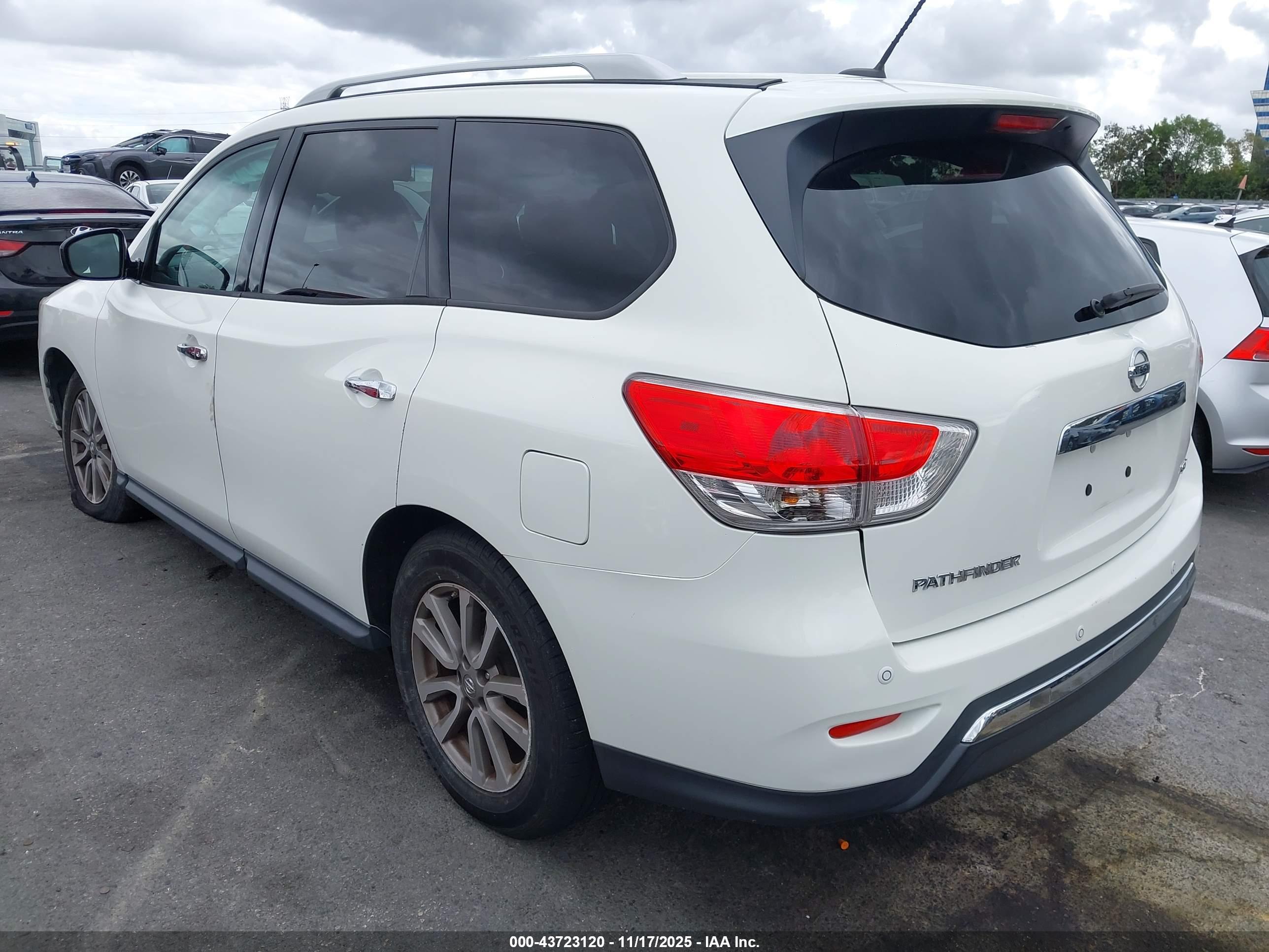 NISSAN PATHFINDER image 3
