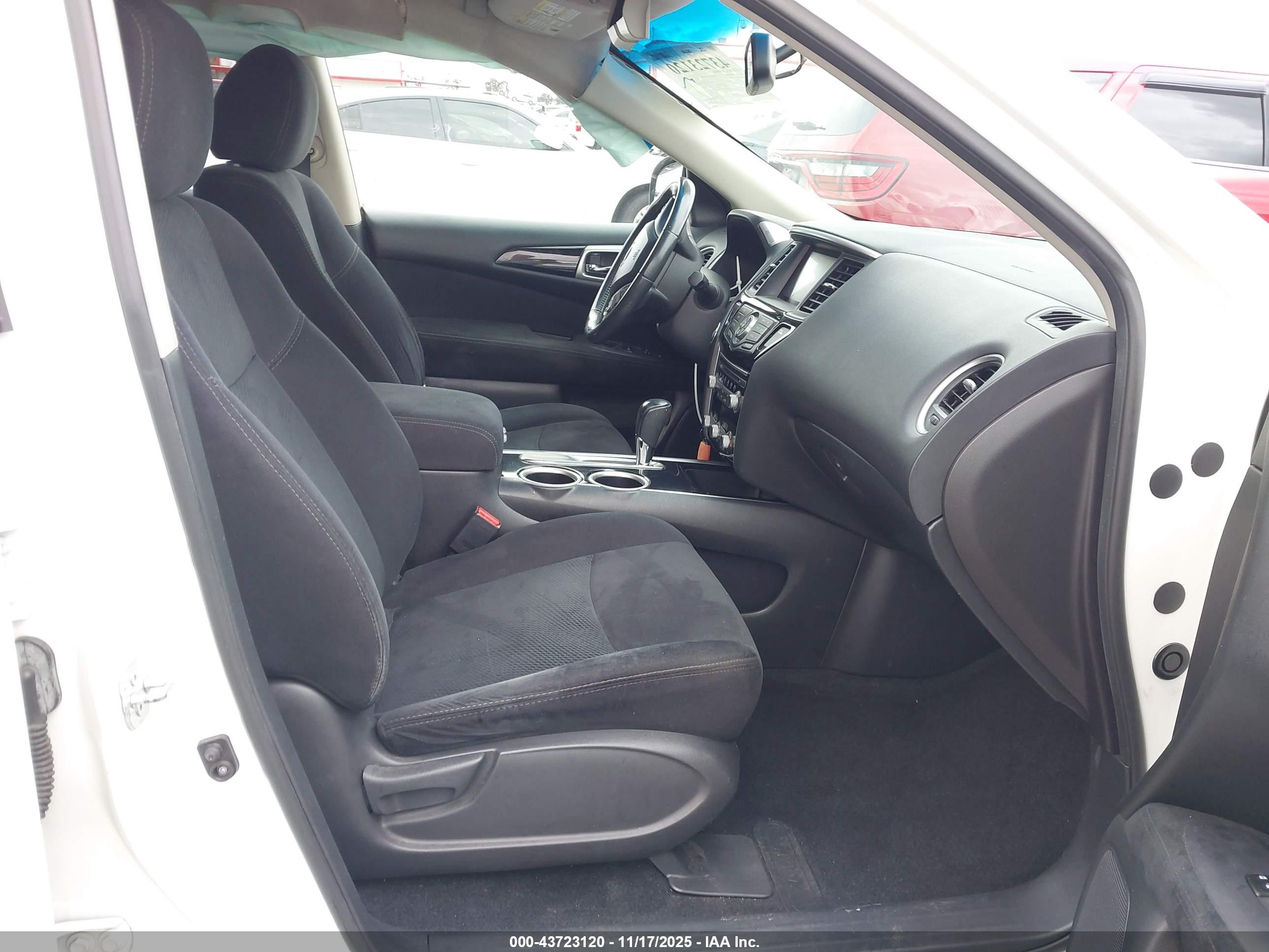 NISSAN PATHFINDER image 5