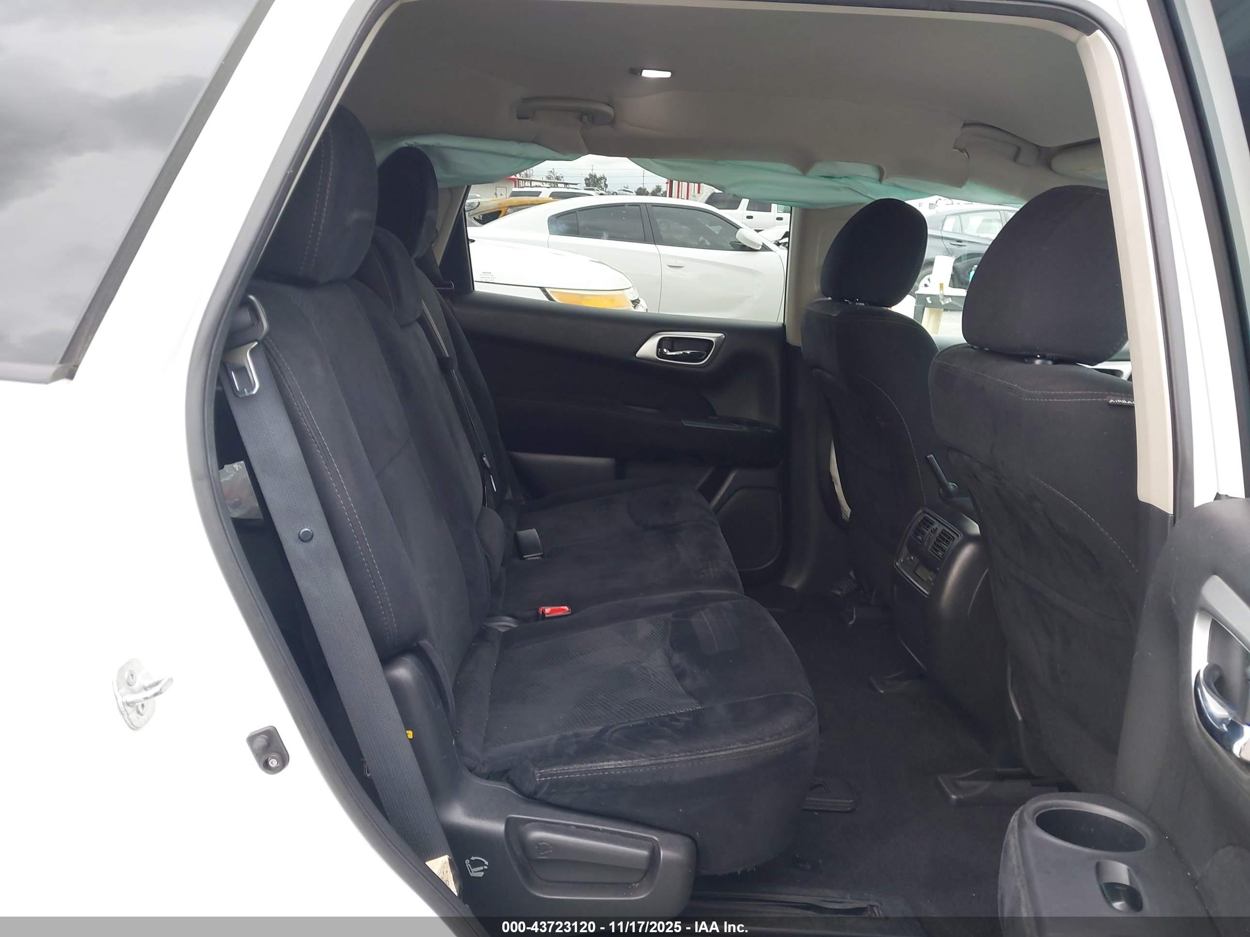 NISSAN PATHFINDER image 8
