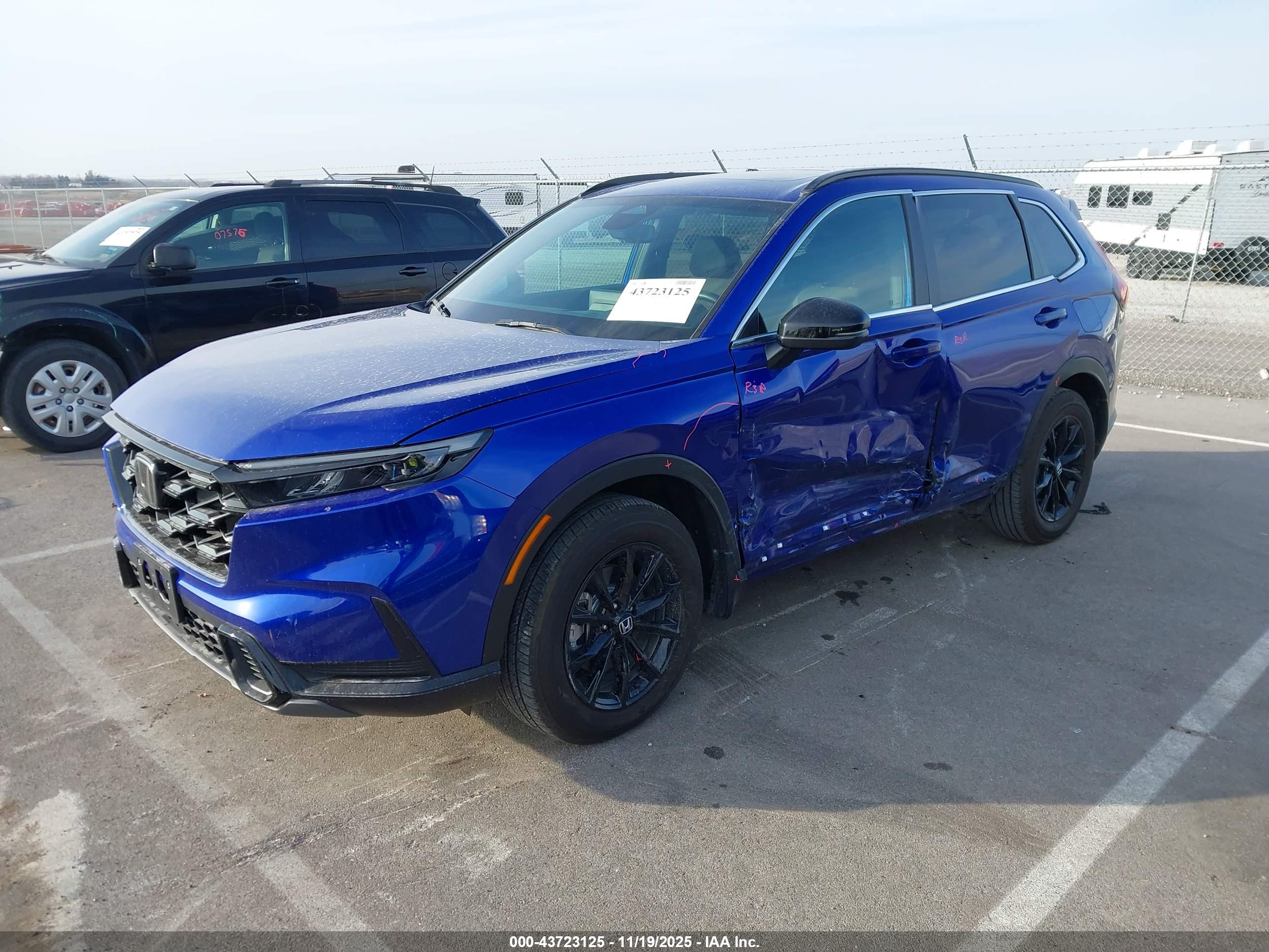 HONDA CR-V image 2