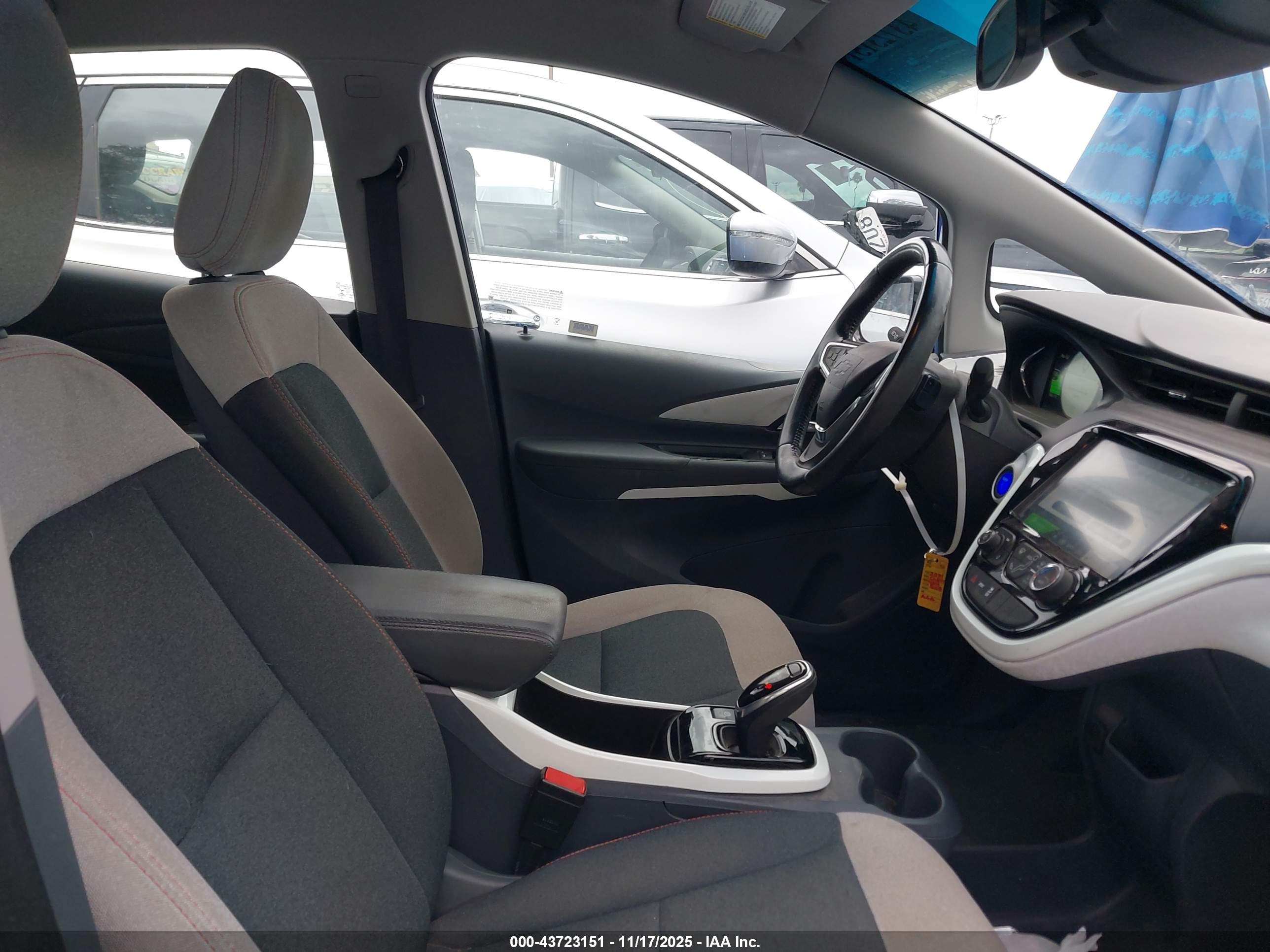 CHEVROLET BOLT image 5