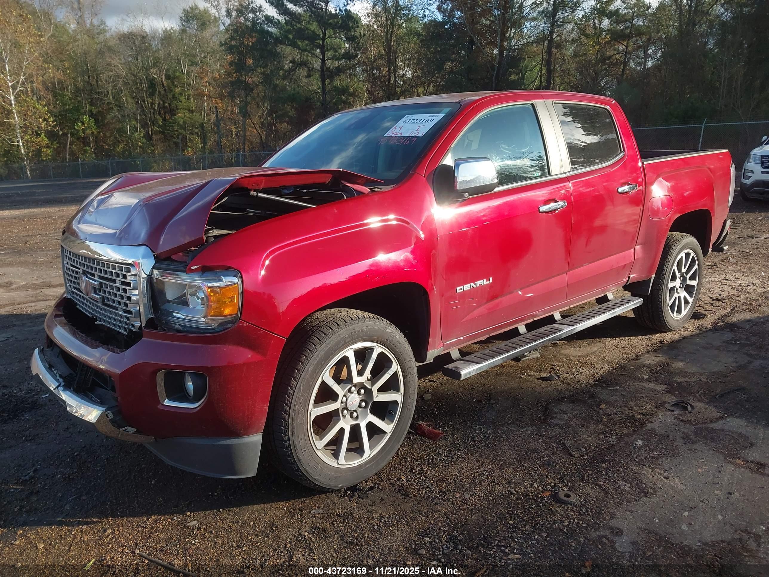 GMC CANYON image 2