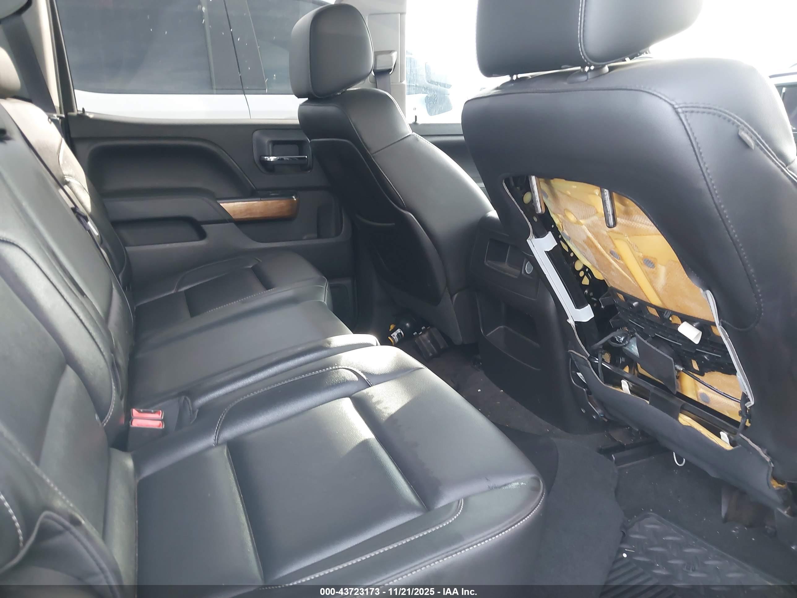 CHEVROLET SILVERADO image 8